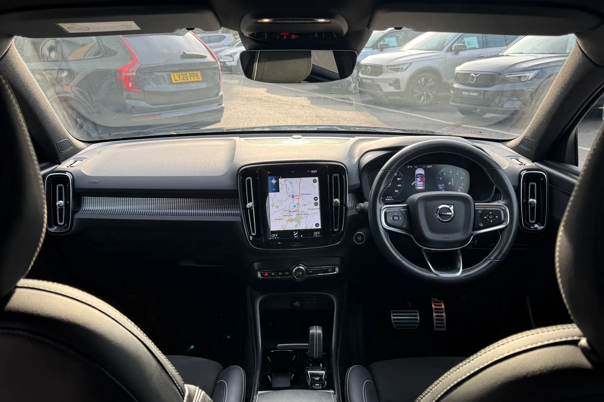 Volvo XC40 thumbnail image number 3