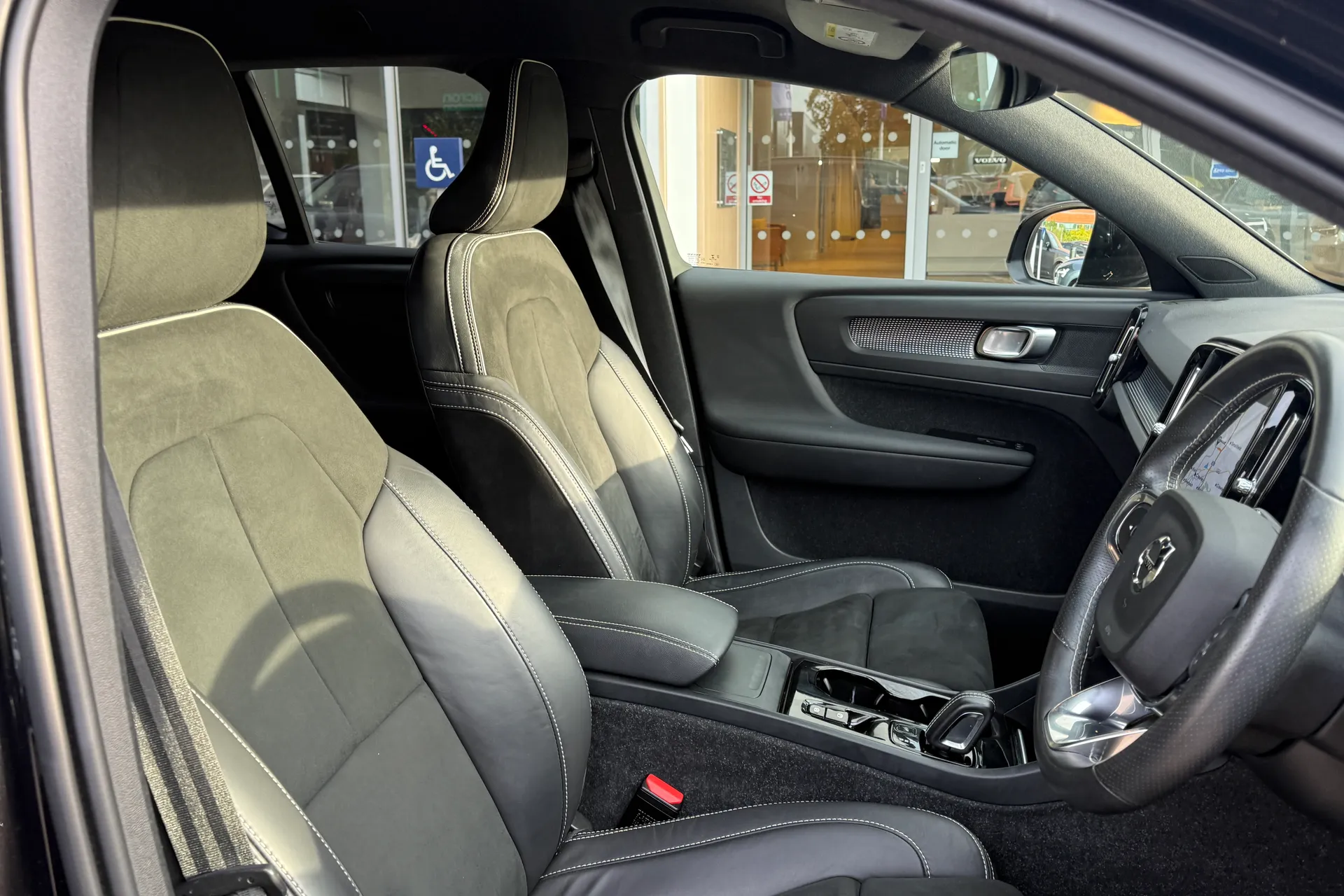 Volvo XC40 thumbnail image number 26
