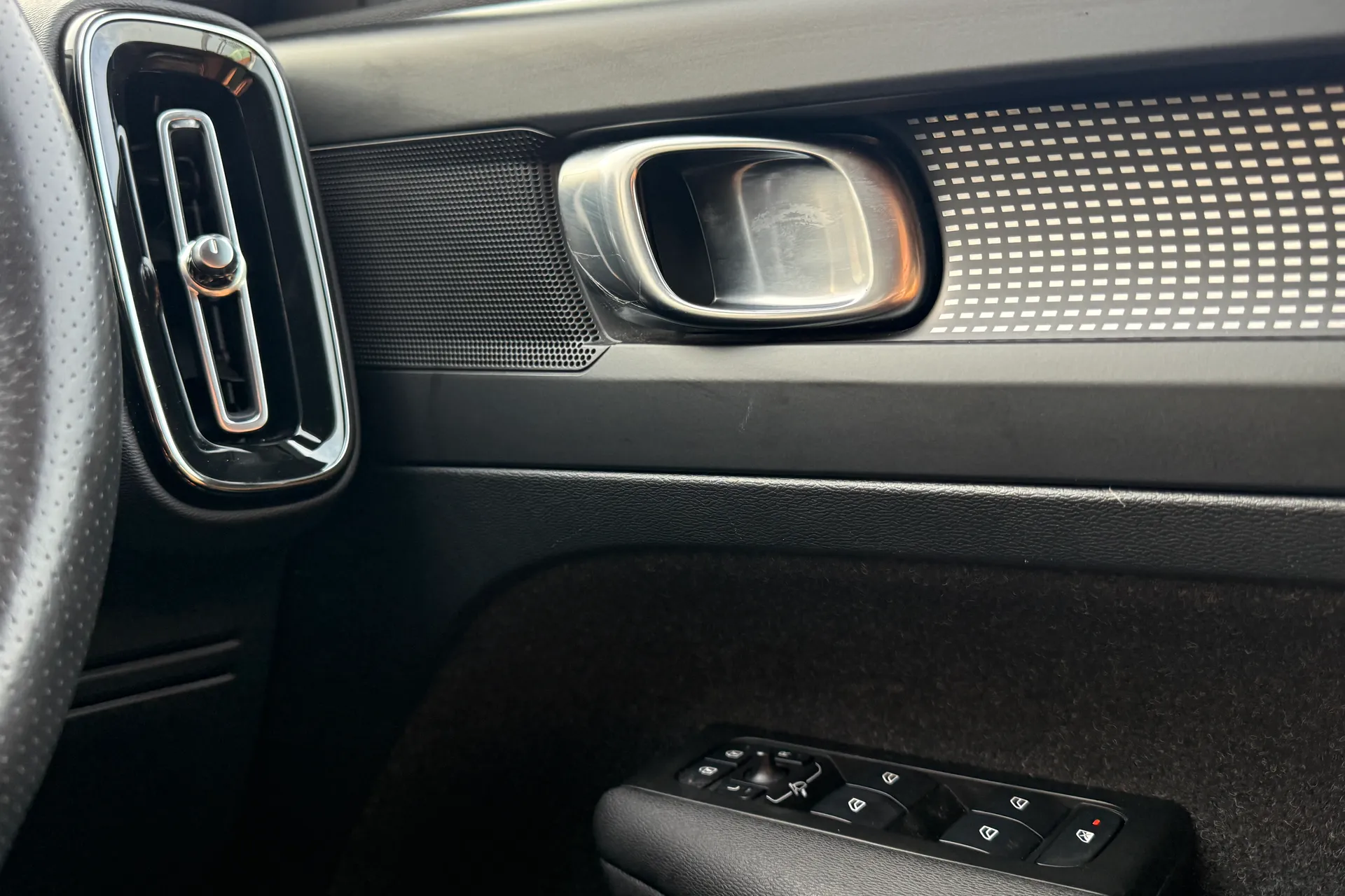 Volvo XC40 thumbnail image number 40