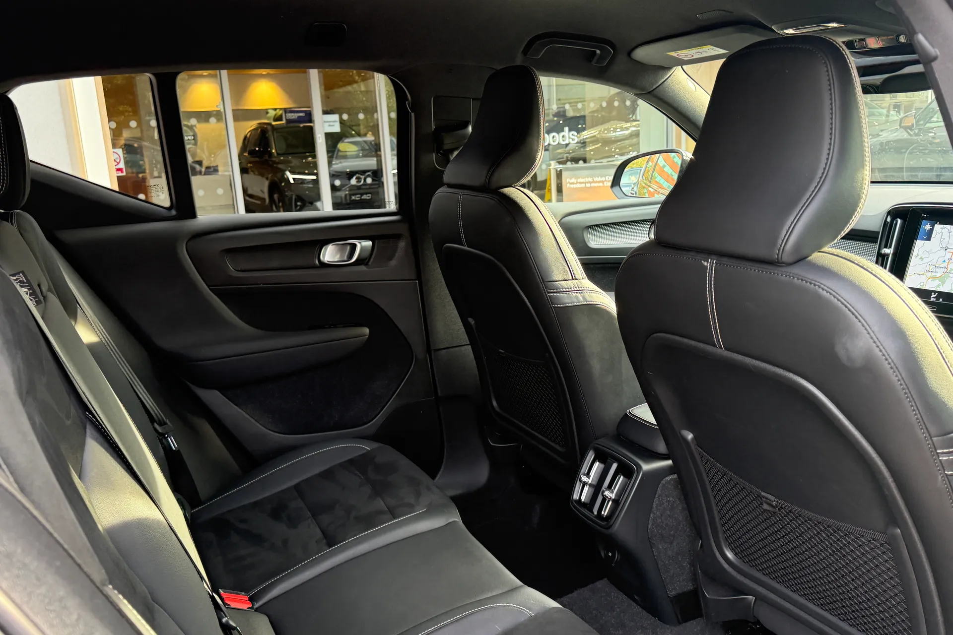 Volvo XC40 thumbnail image number 23