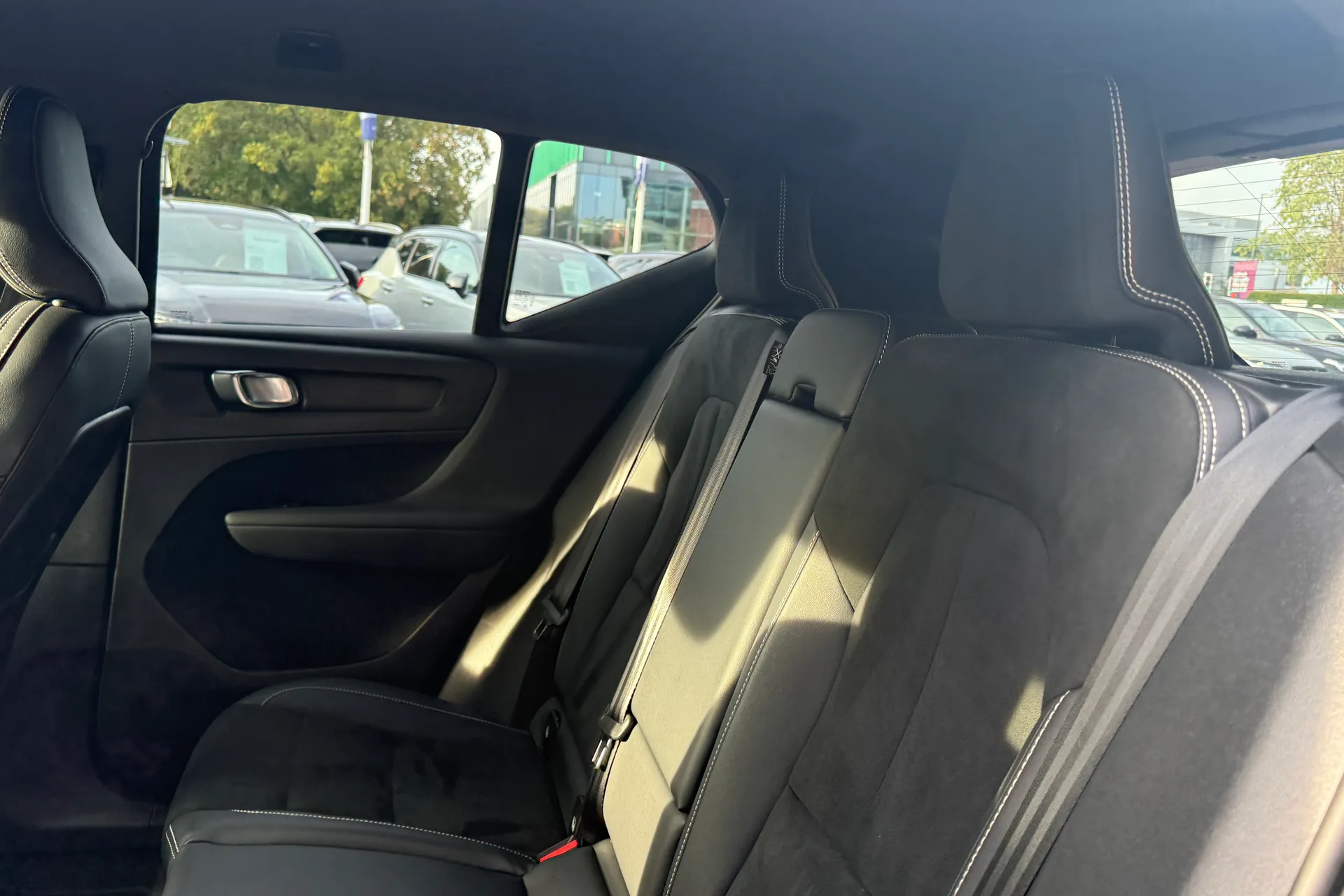 Volvo XC40 thumbnail image number 30