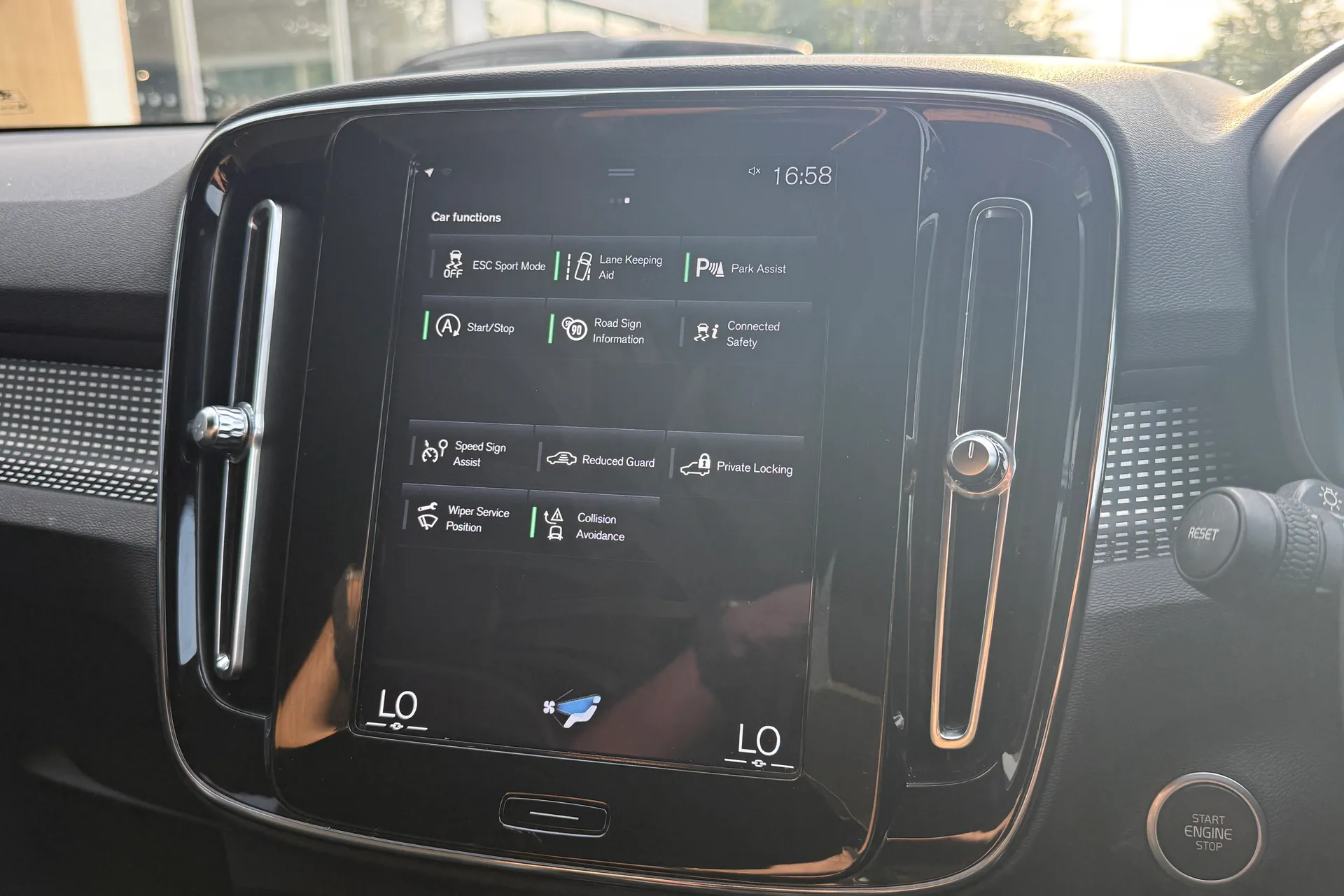 Volvo XC40 thumbnail image number 39