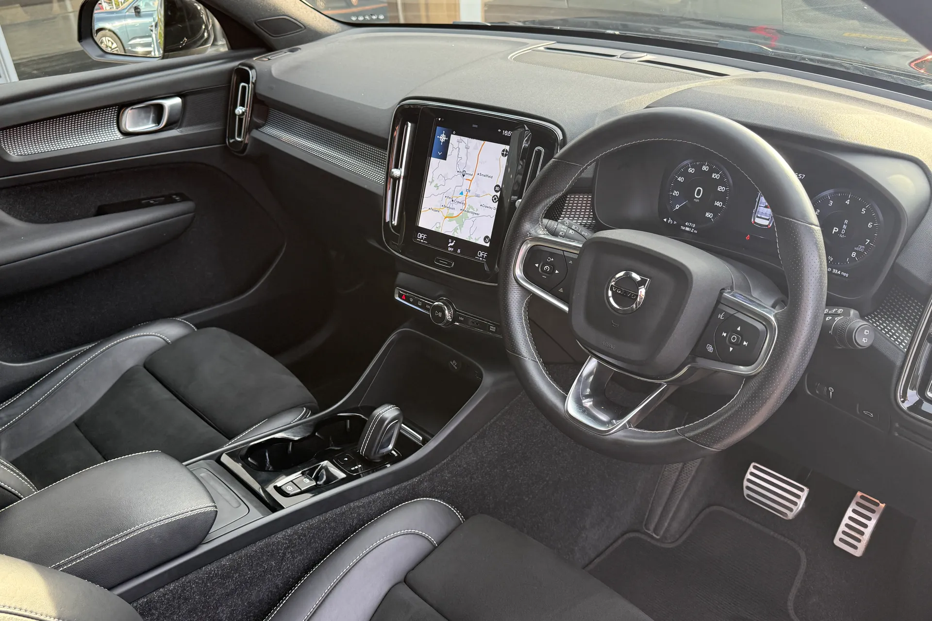 Volvo XC40 thumbnail image number 6