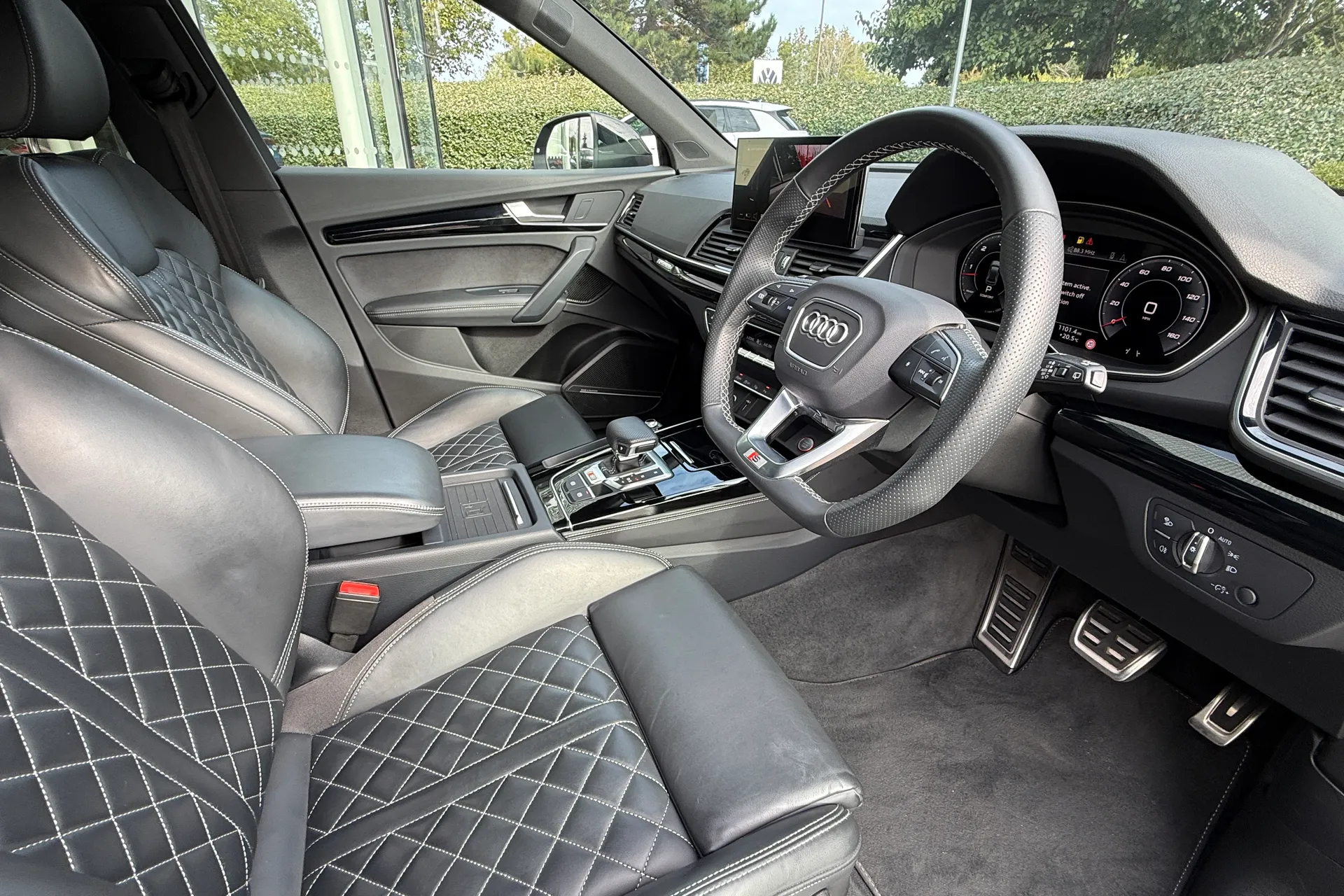 Audi Q5 thumbnail image number 23