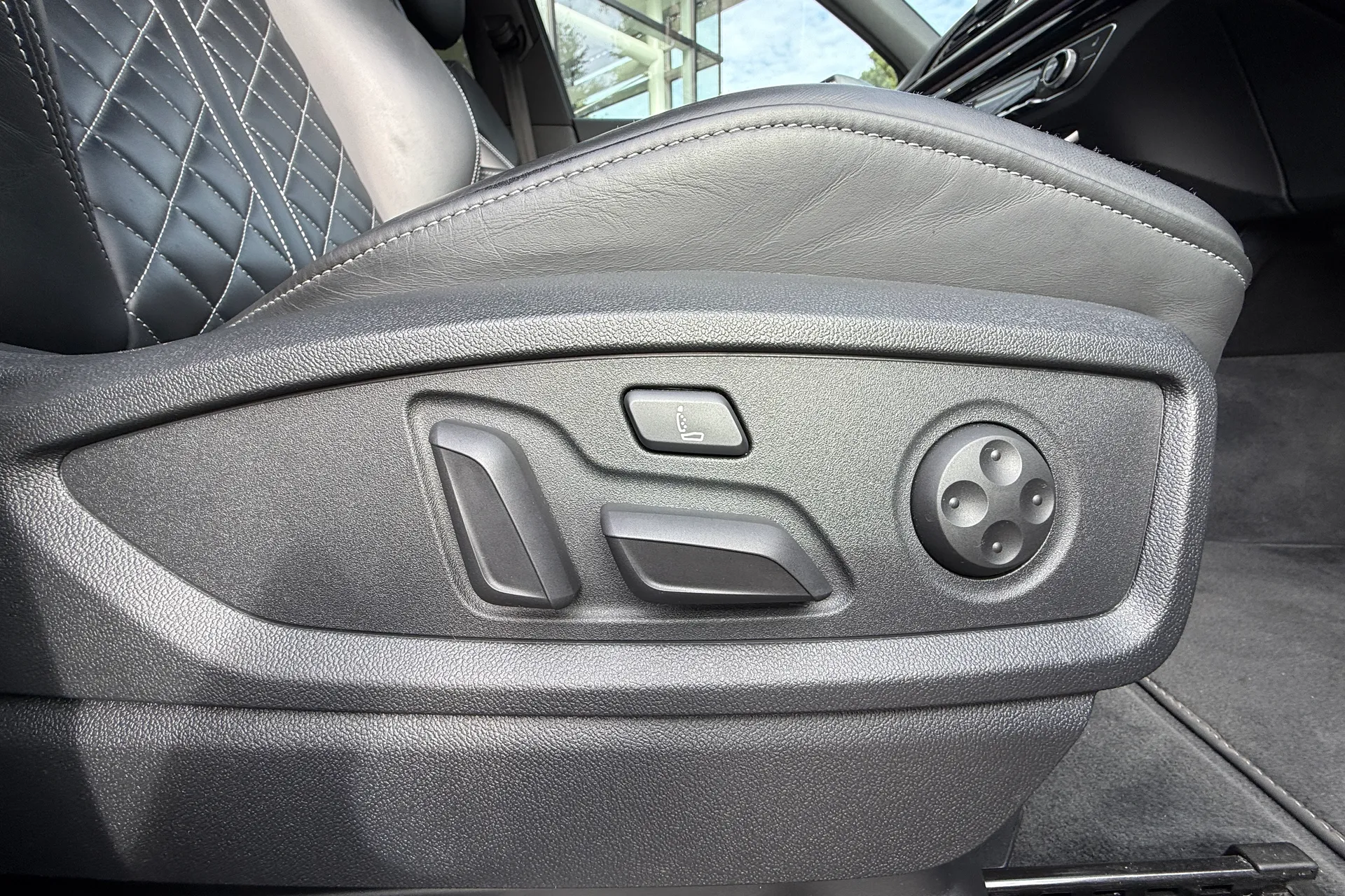 Audi Q5 thumbnail image number 34