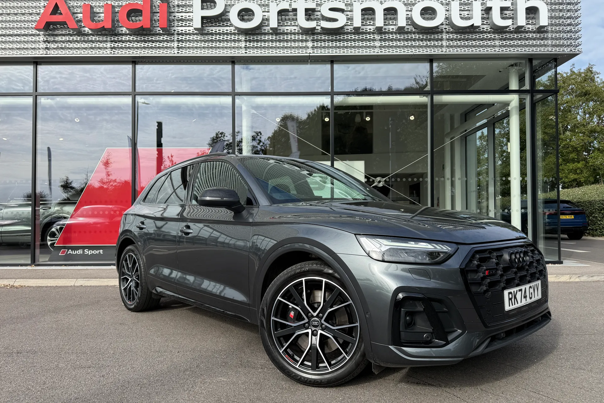 Audi Q5 focused image
