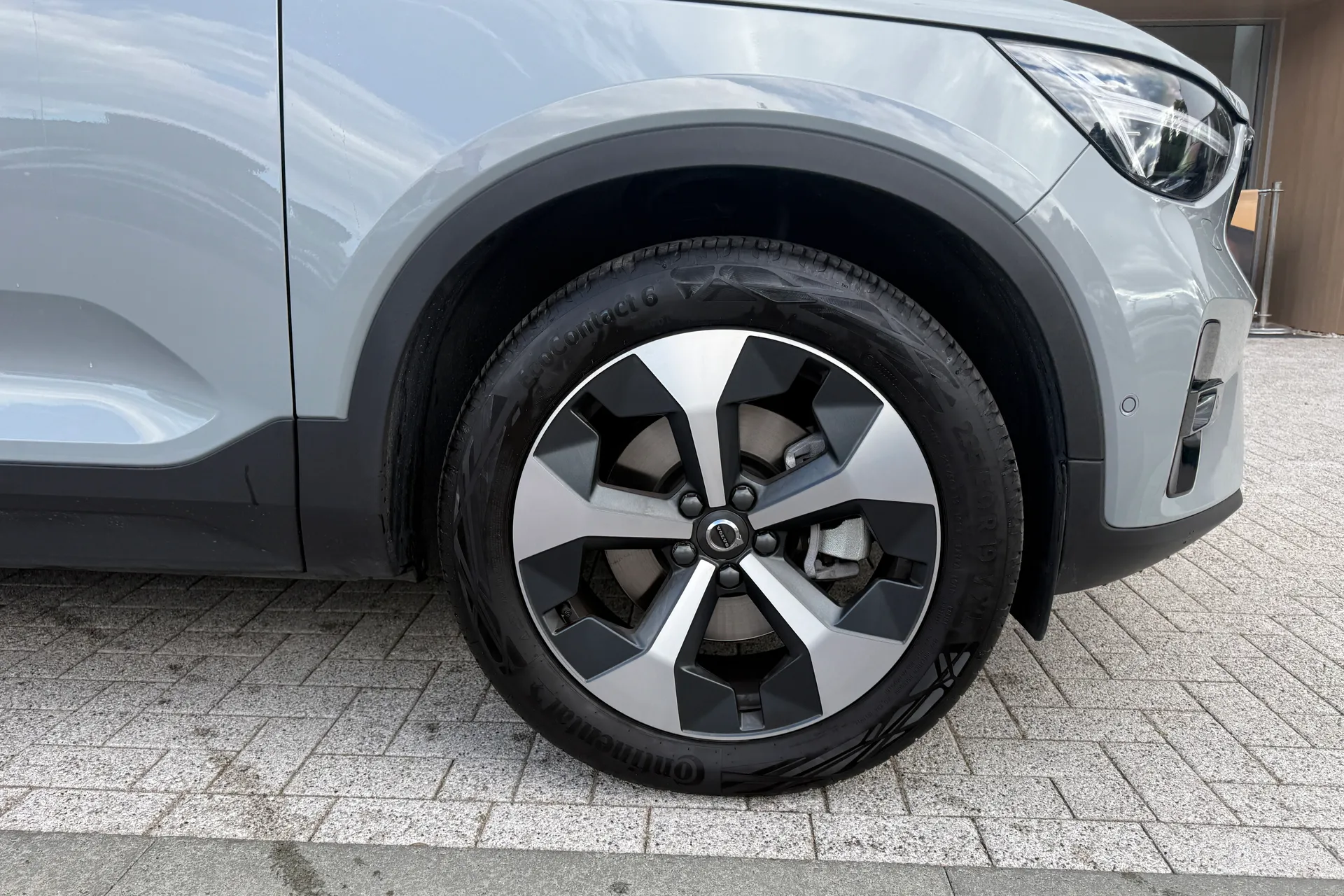 Volvo XC40 thumbnail image number 14