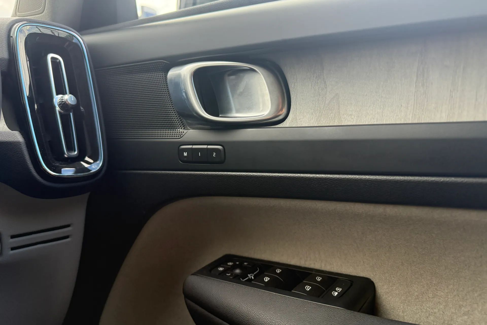Volvo XC40 thumbnail image number 40