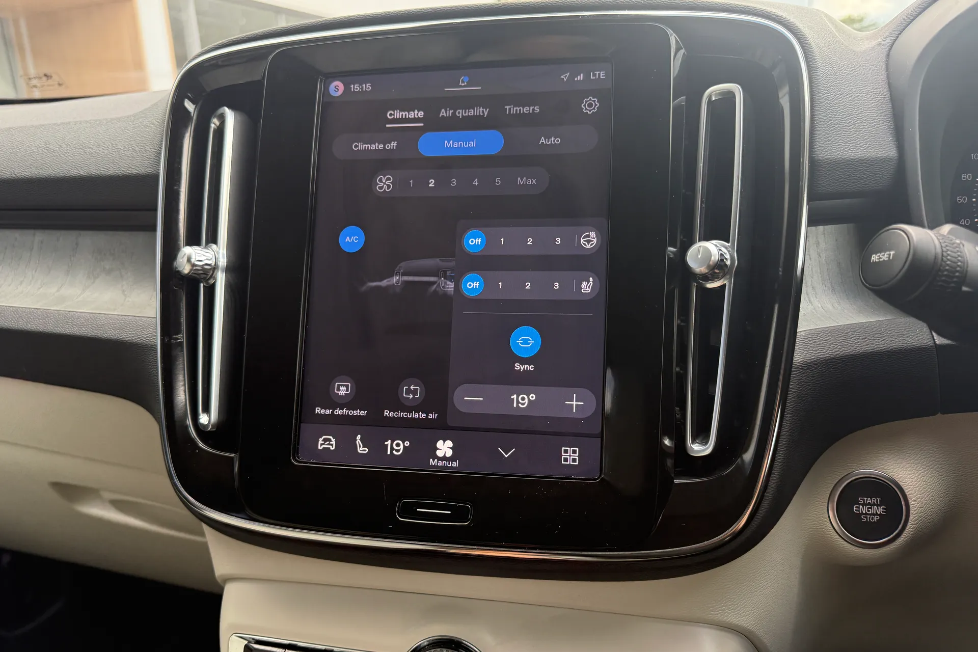 Volvo XC40 thumbnail image number 37