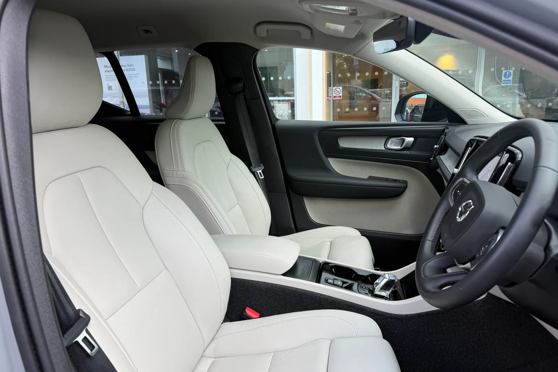 Volvo XC40 thumbnail image number 25