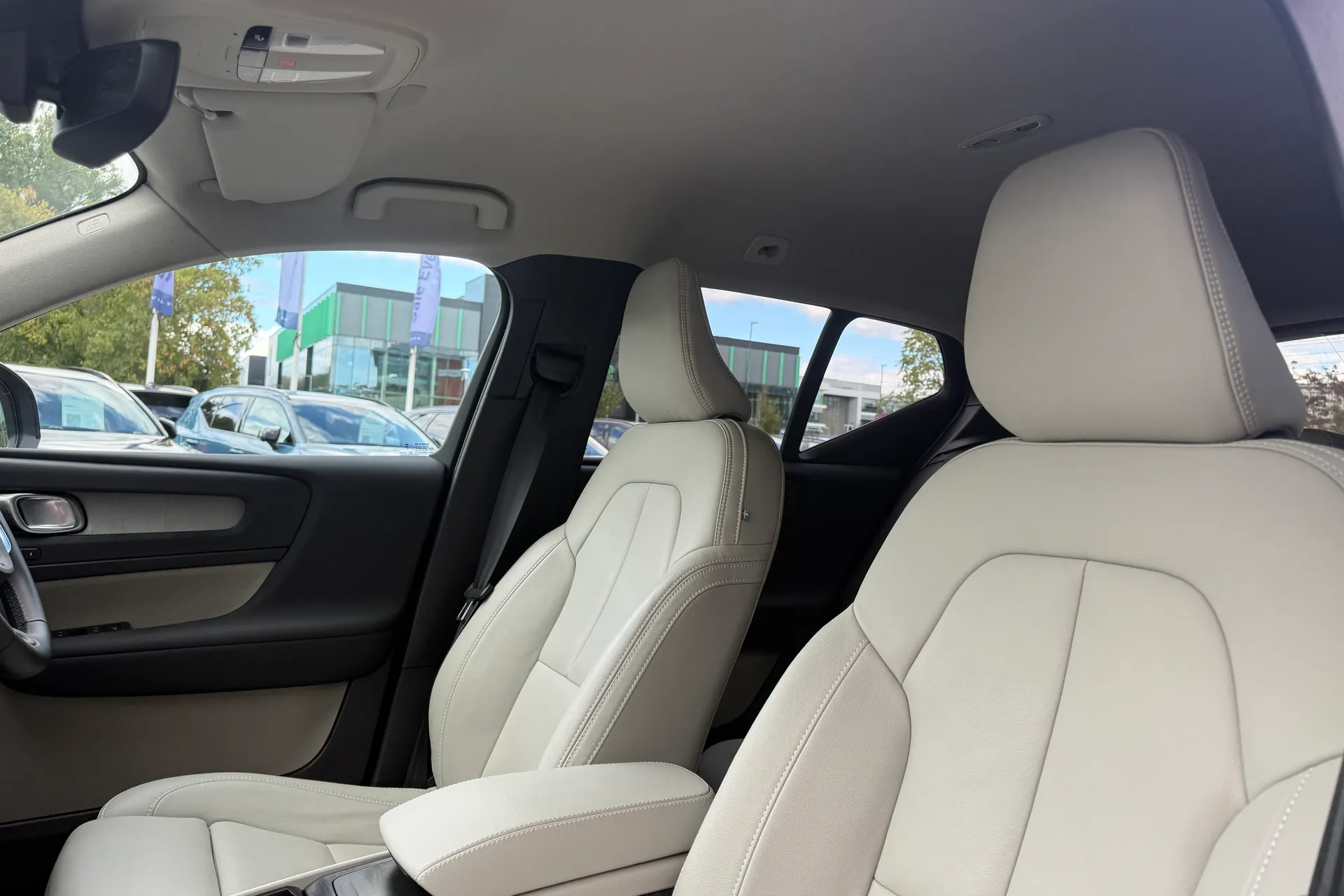 Volvo XC40 thumbnail image number 27