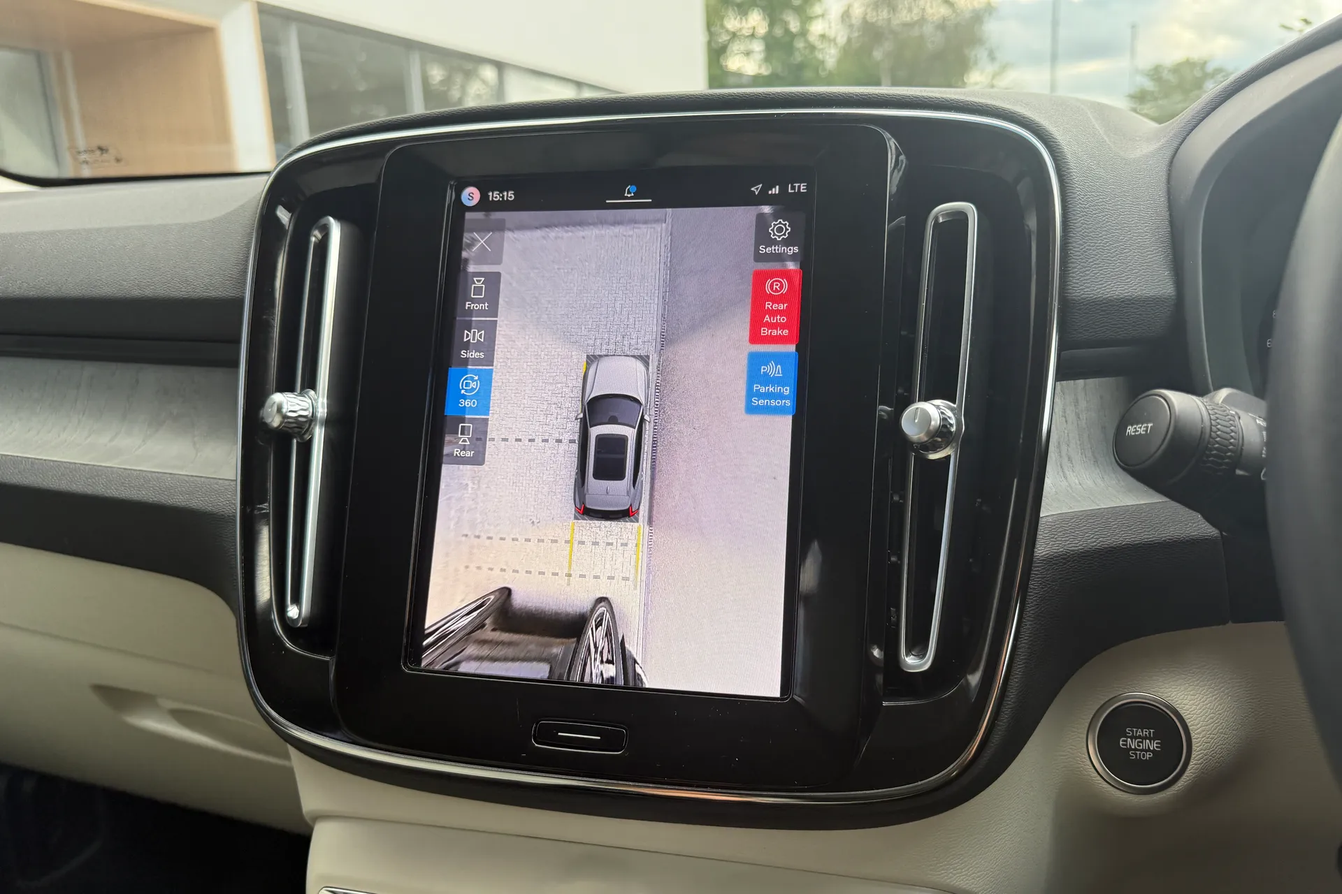 Volvo XC40 thumbnail image number 39