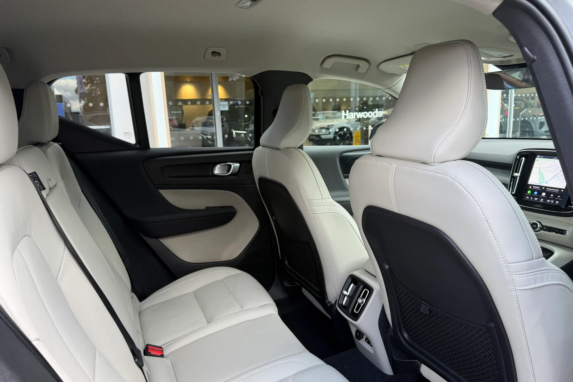 Volvo XC40 thumbnail image number 22