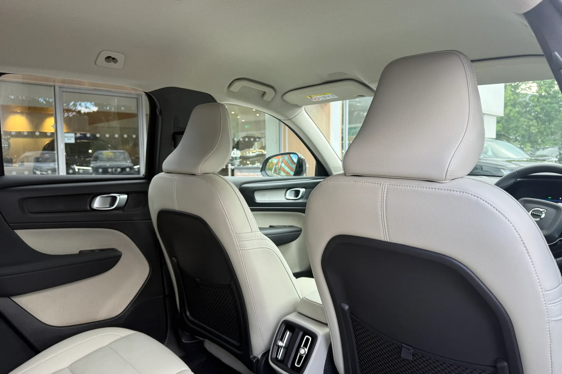 Volvo XC40 thumbnail image number 23