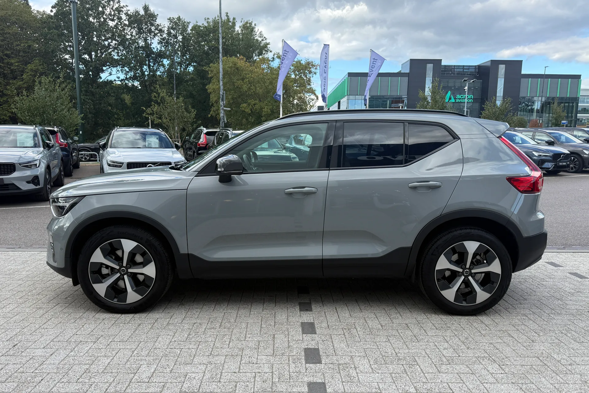 Volvo XC40 thumbnail image number 11