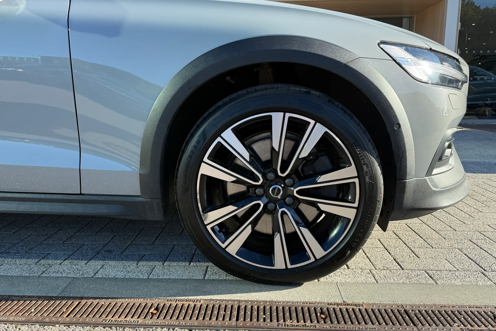 Volvo V60 thumbnail image number 14