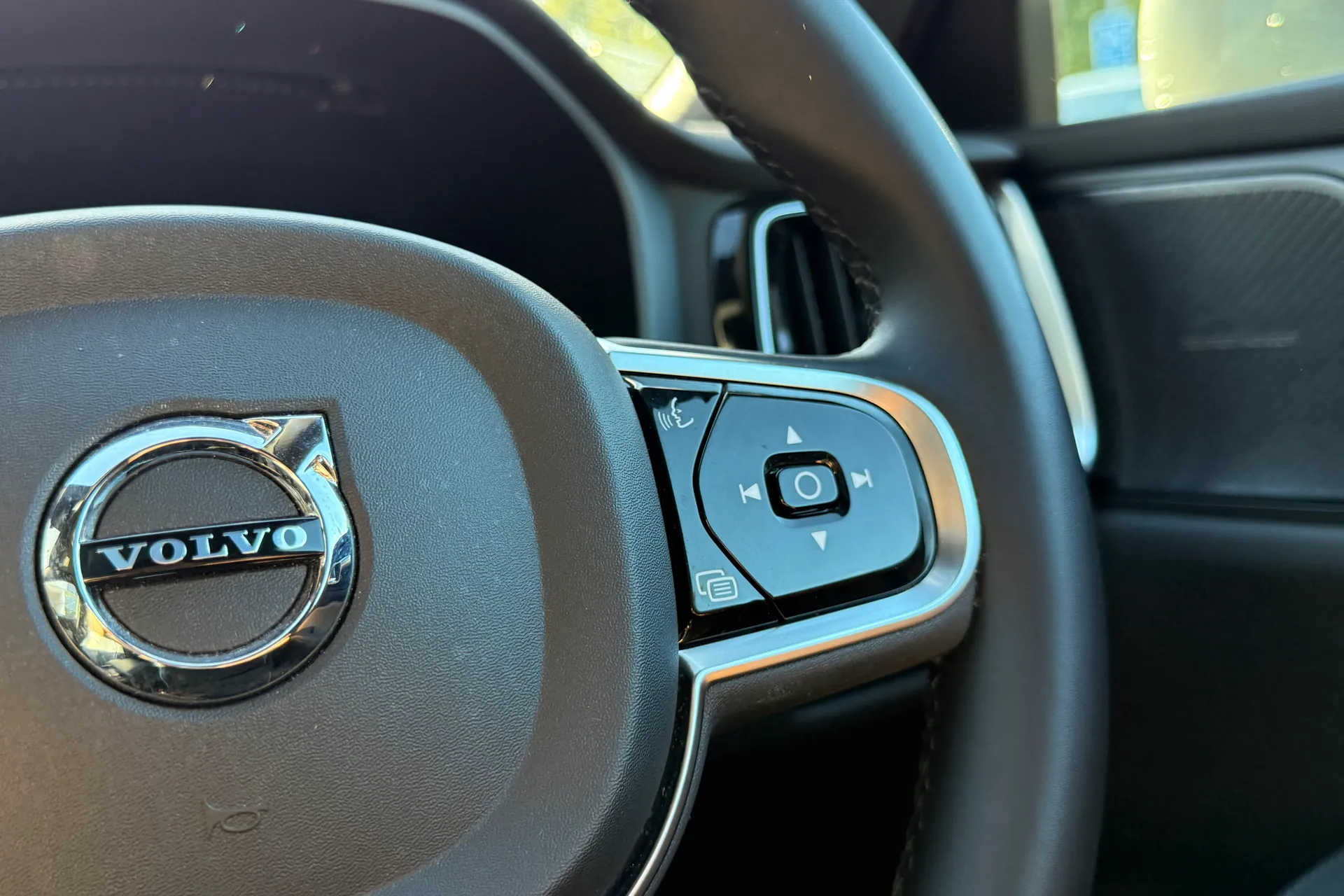 Volvo V60 thumbnail image number 35