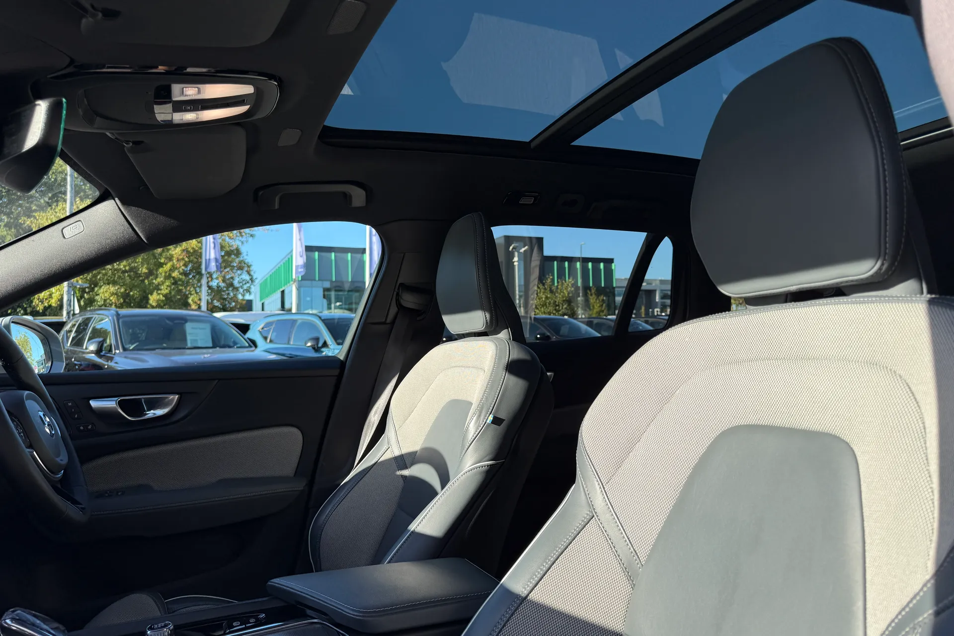 Volvo V60 thumbnail image number 27