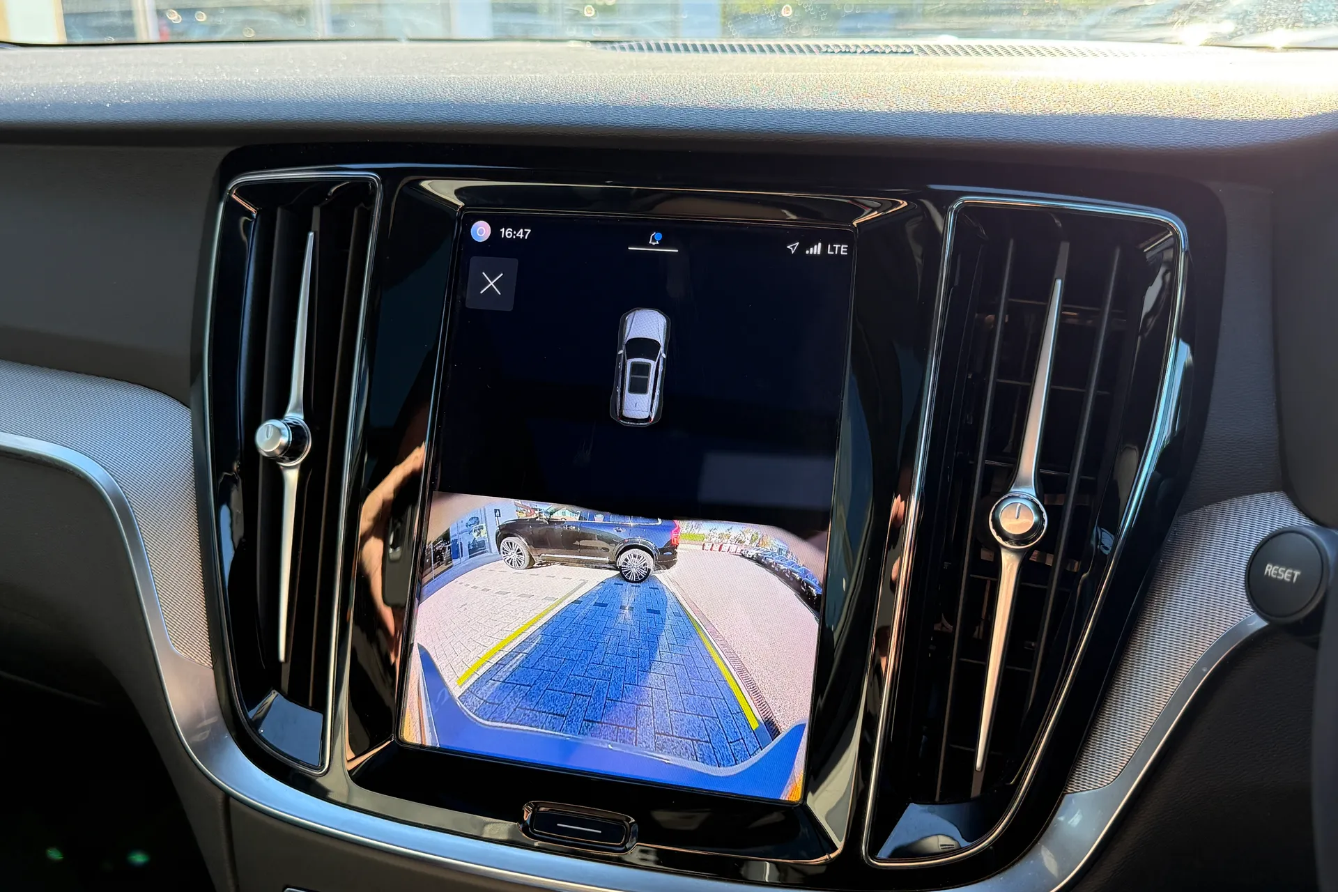 Volvo V60 thumbnail image number 36