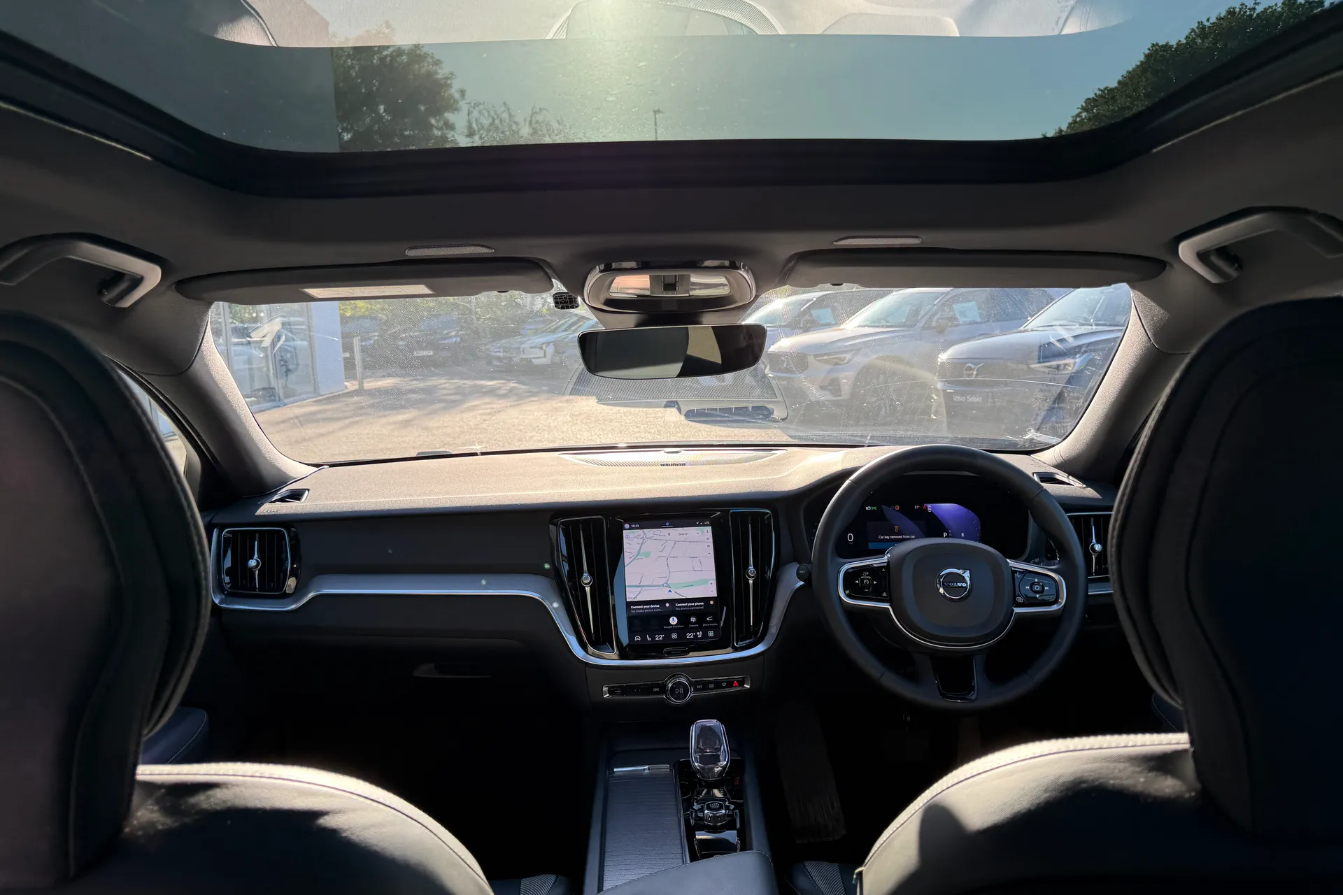 Volvo V60 thumbnail image number 3
