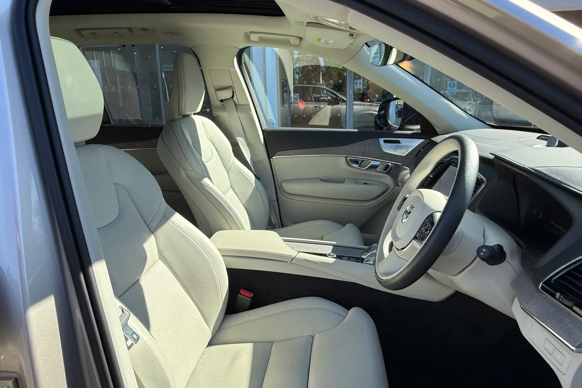 Volvo XC90 thumbnail image number 28