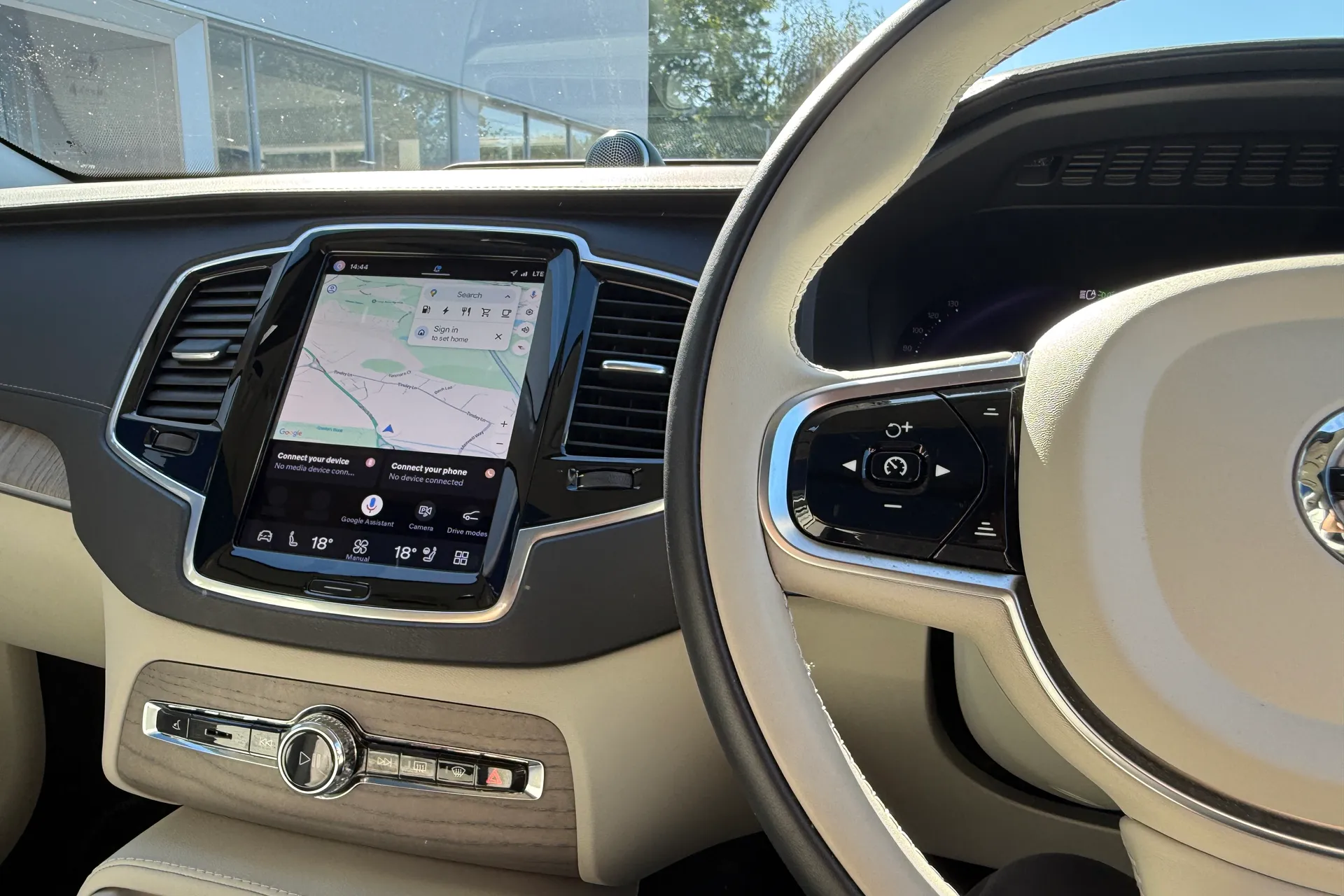 Volvo XC90 thumbnail image number 37