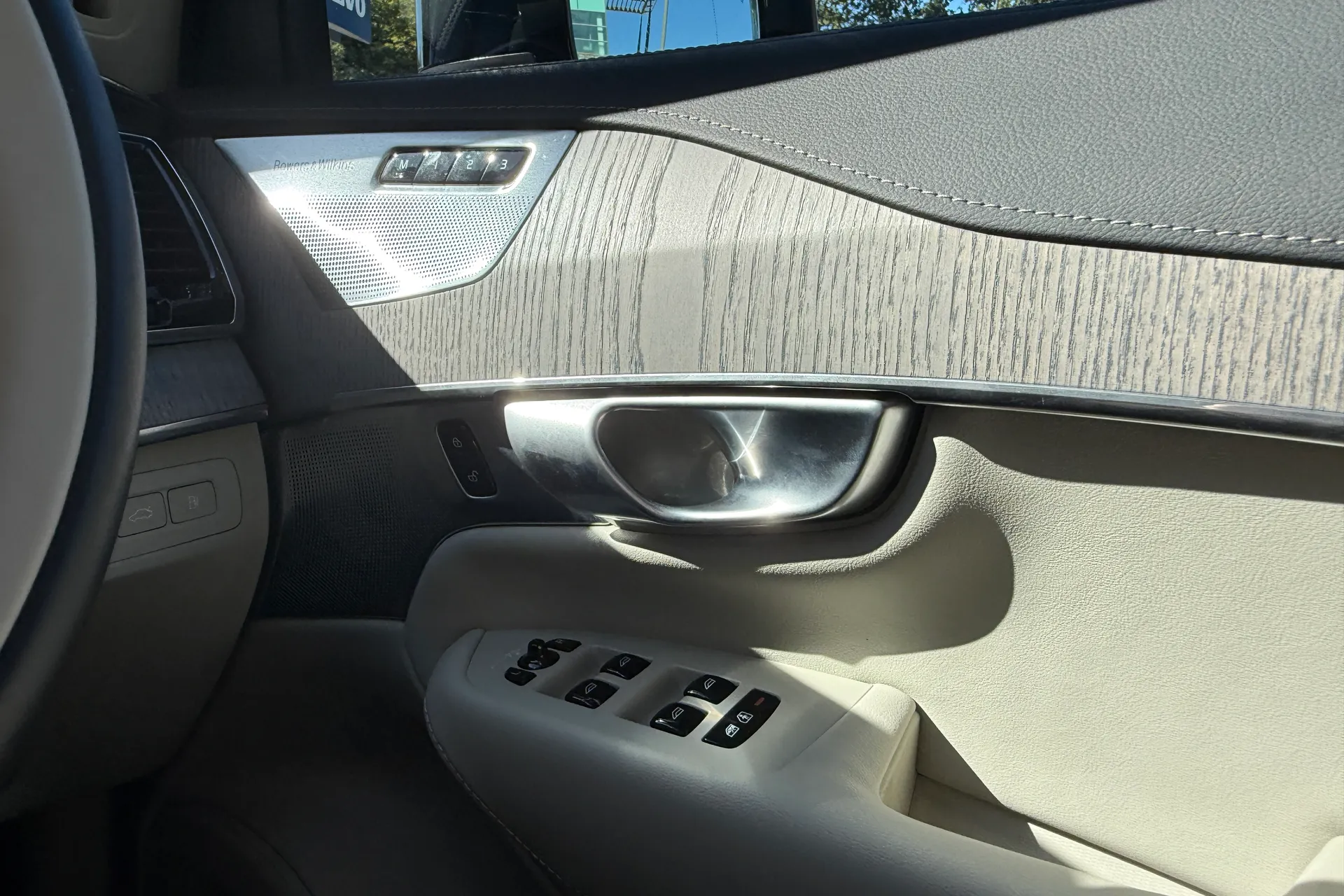 Volvo XC90 thumbnail image number 42