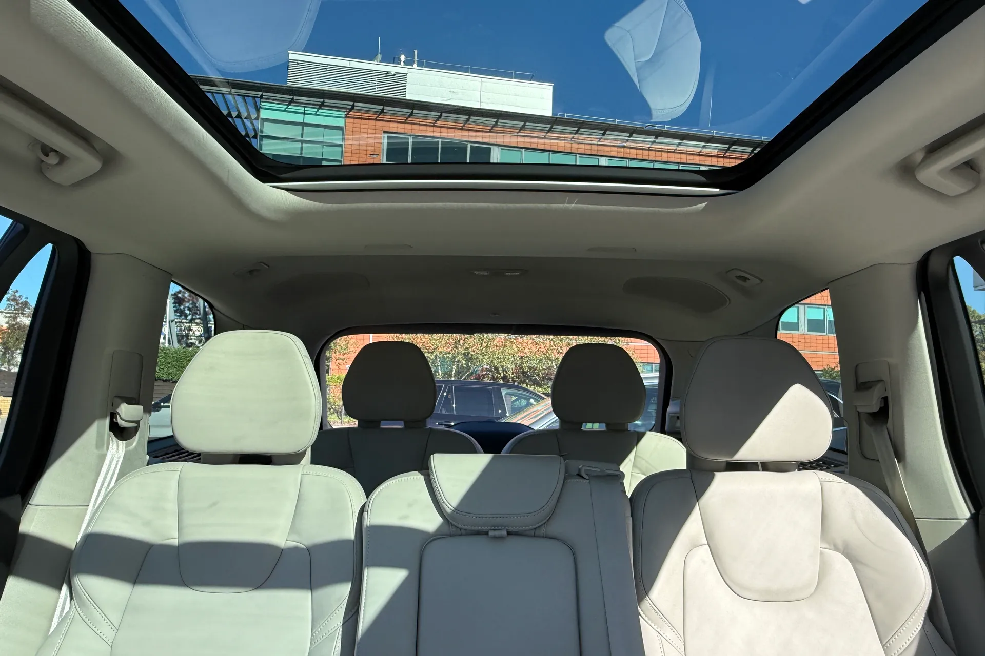 Volvo XC90 thumbnail image number 27
