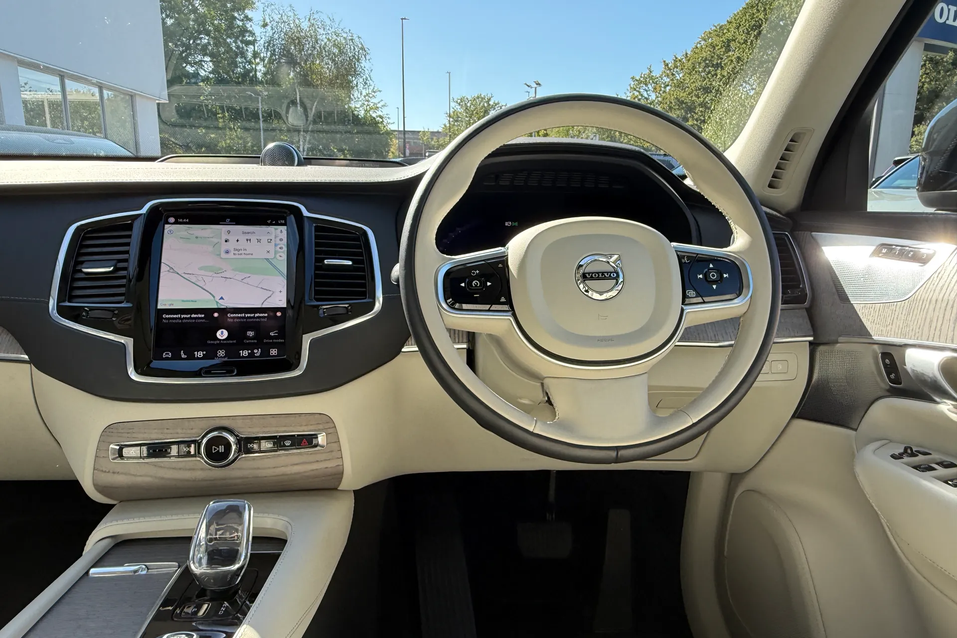 Volvo XC90 thumbnail image number 35