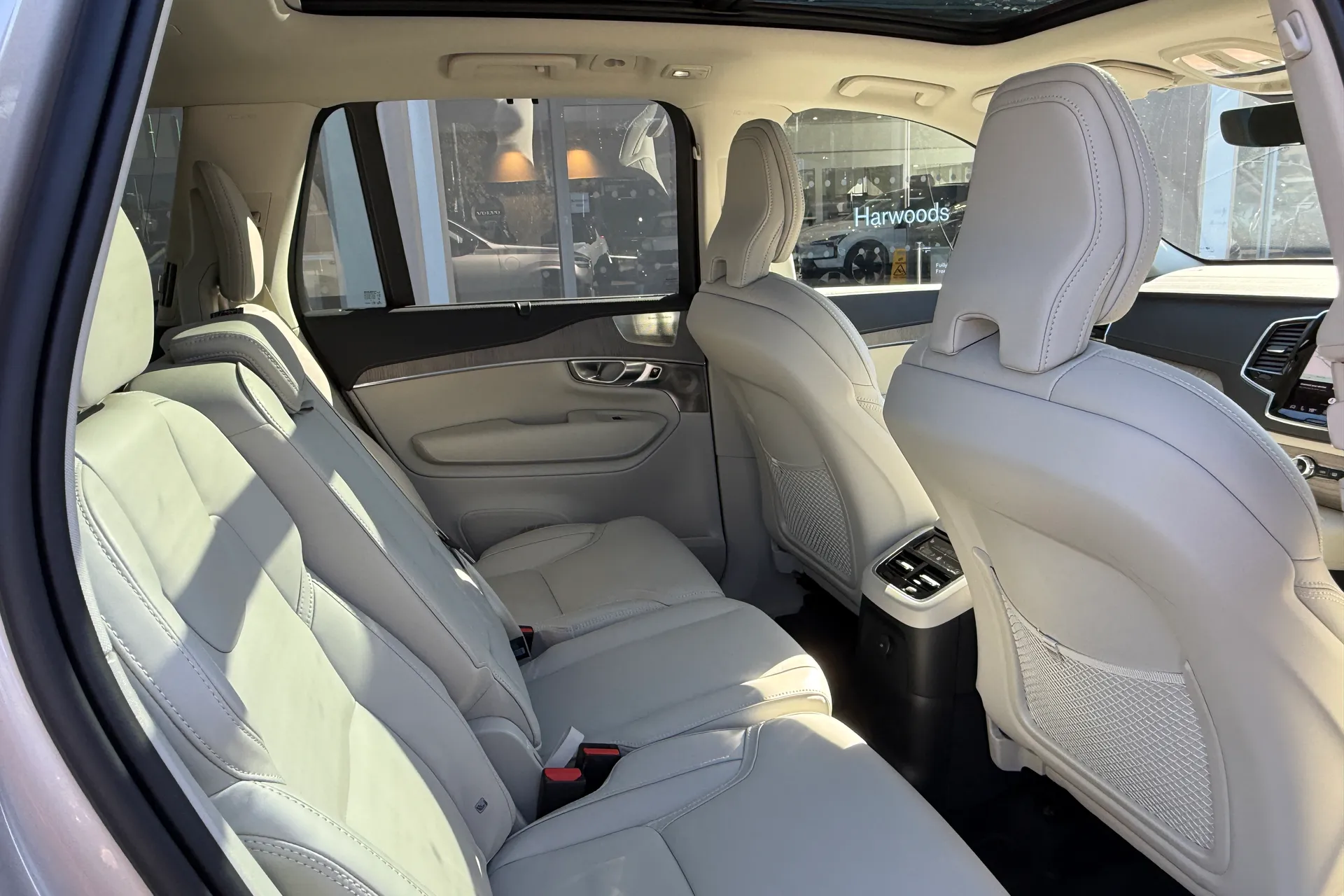 Volvo XC90 thumbnail image number 24