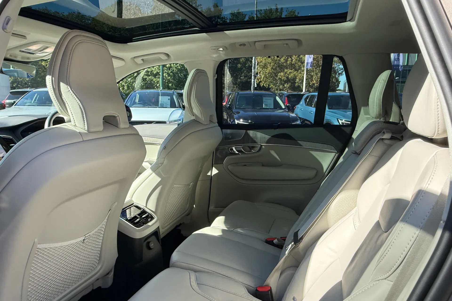Volvo XC90 thumbnail image number 31