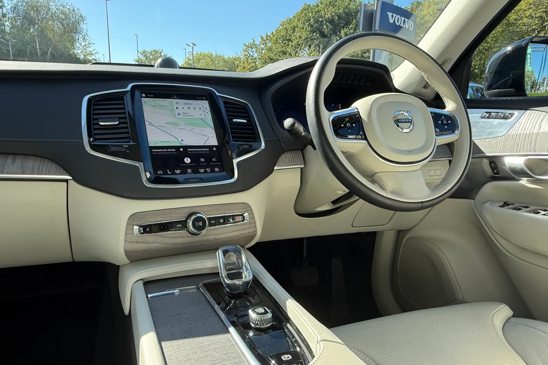 Volvo XC90 thumbnail image number 36