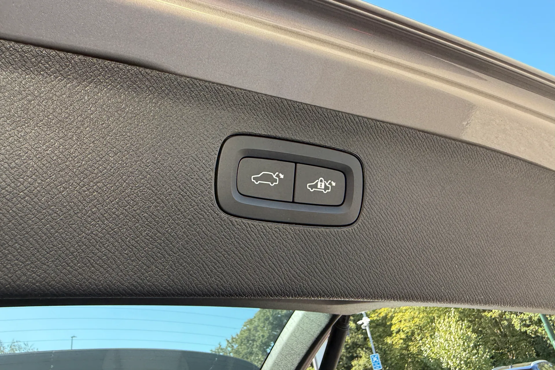 Volvo XC90 thumbnail image number 23