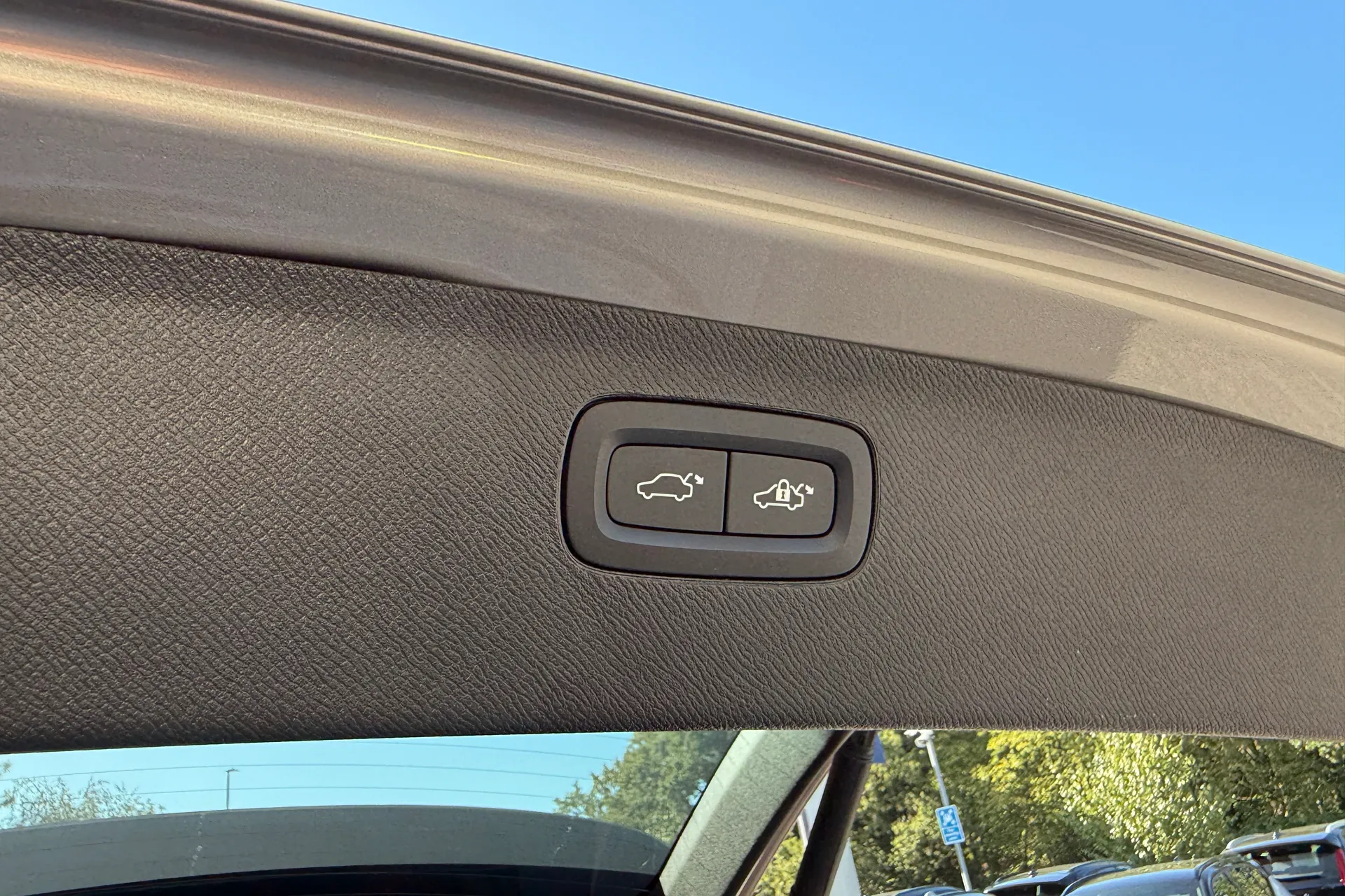 Volvo XC90 thumbnail image number 22