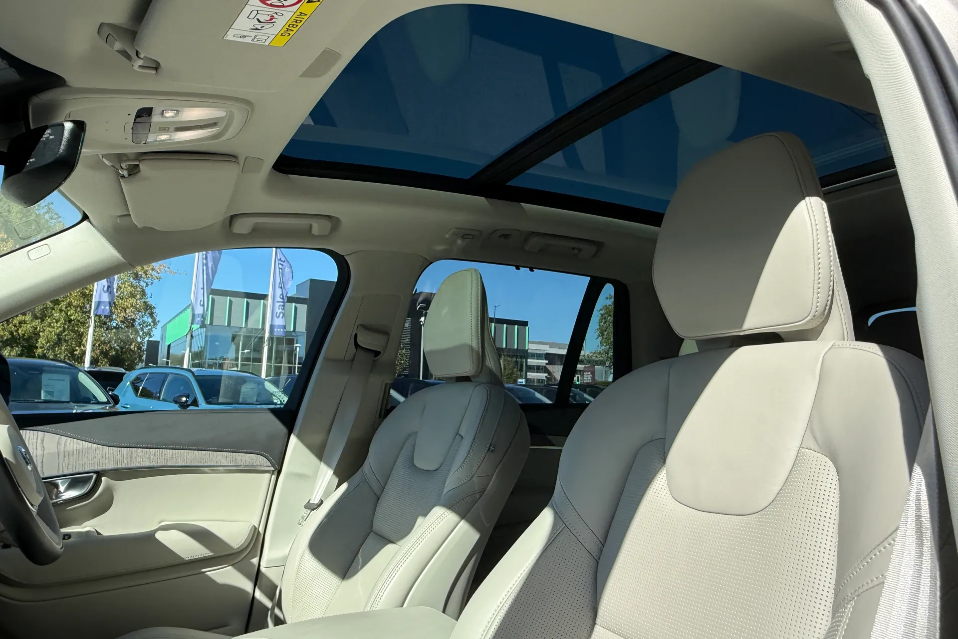 Volvo XC90 thumbnail image number 30