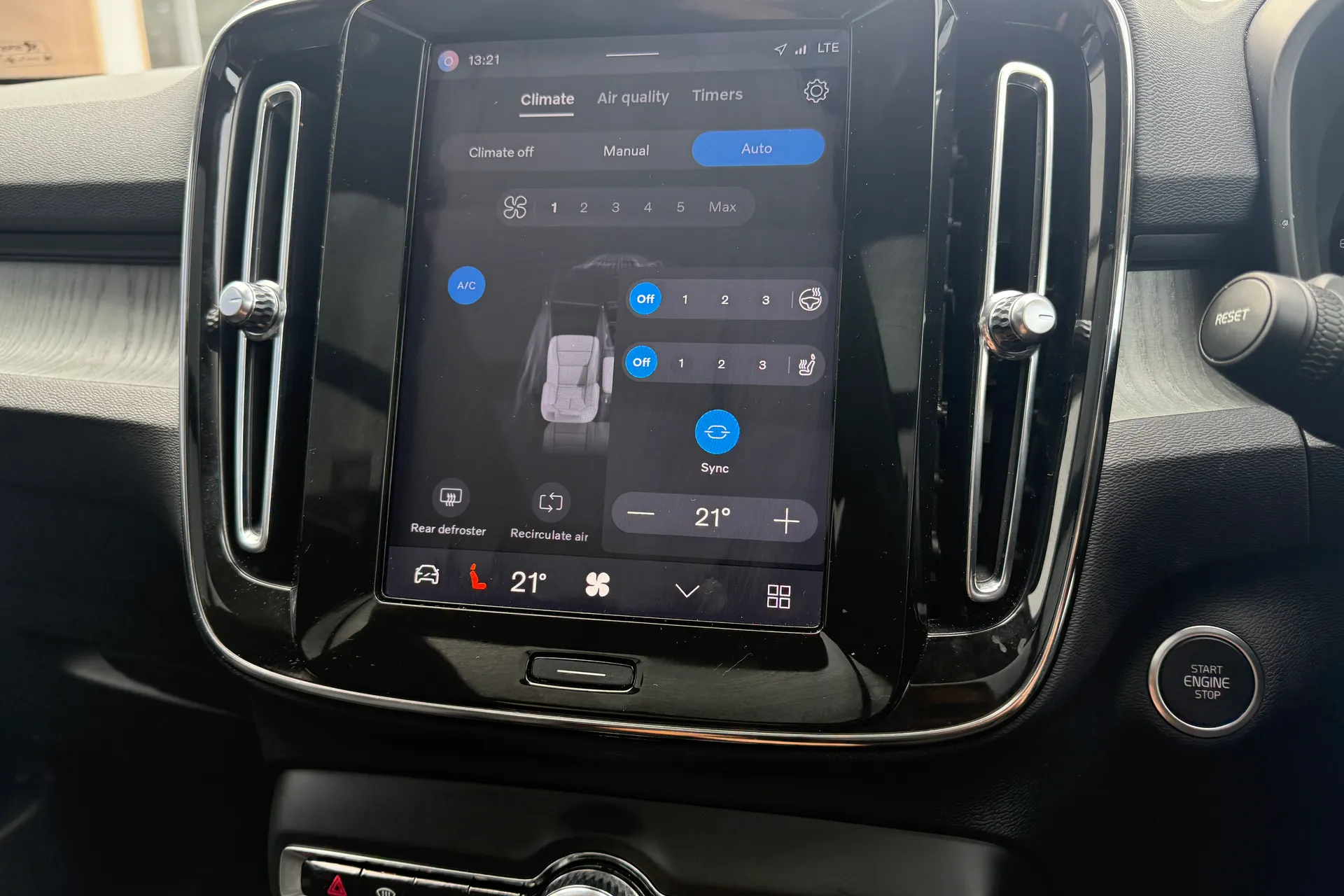 Volvo XC40 thumbnail image number 37
