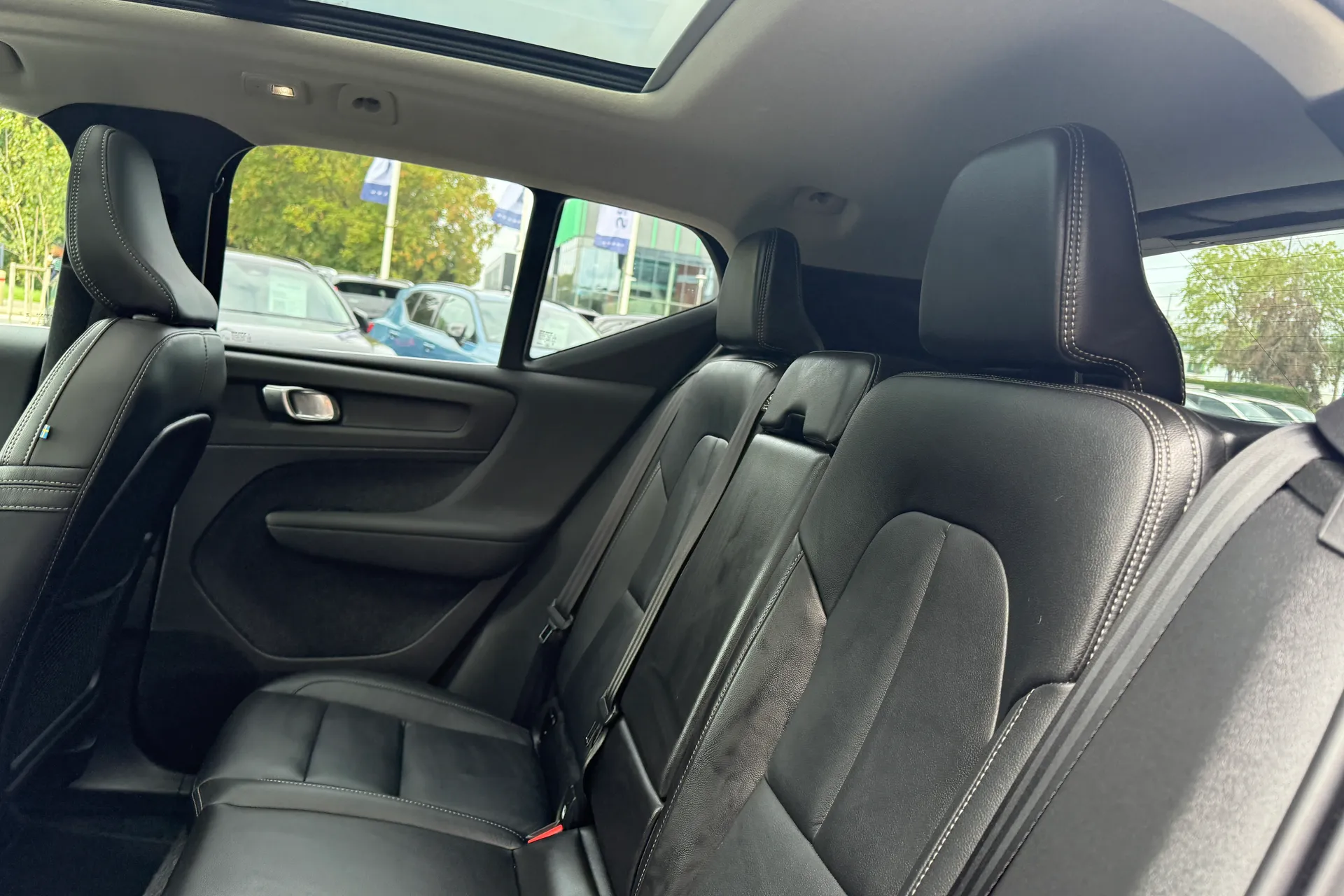 Volvo XC40 thumbnail image number 30