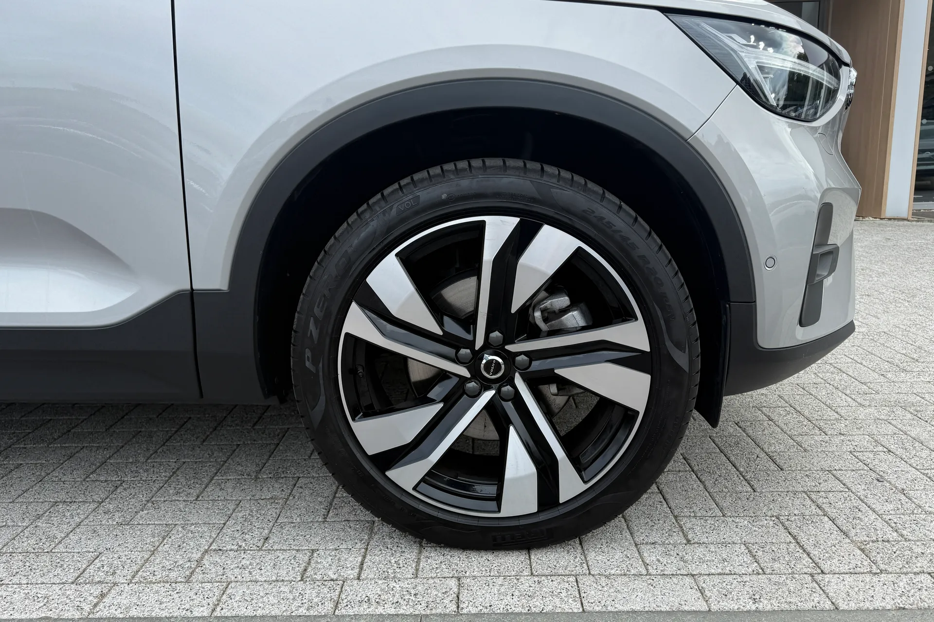 Volvo XC40 thumbnail image number 14