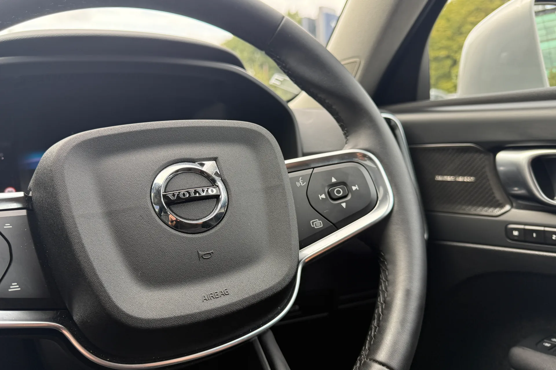 Volvo XC40 thumbnail image number 36