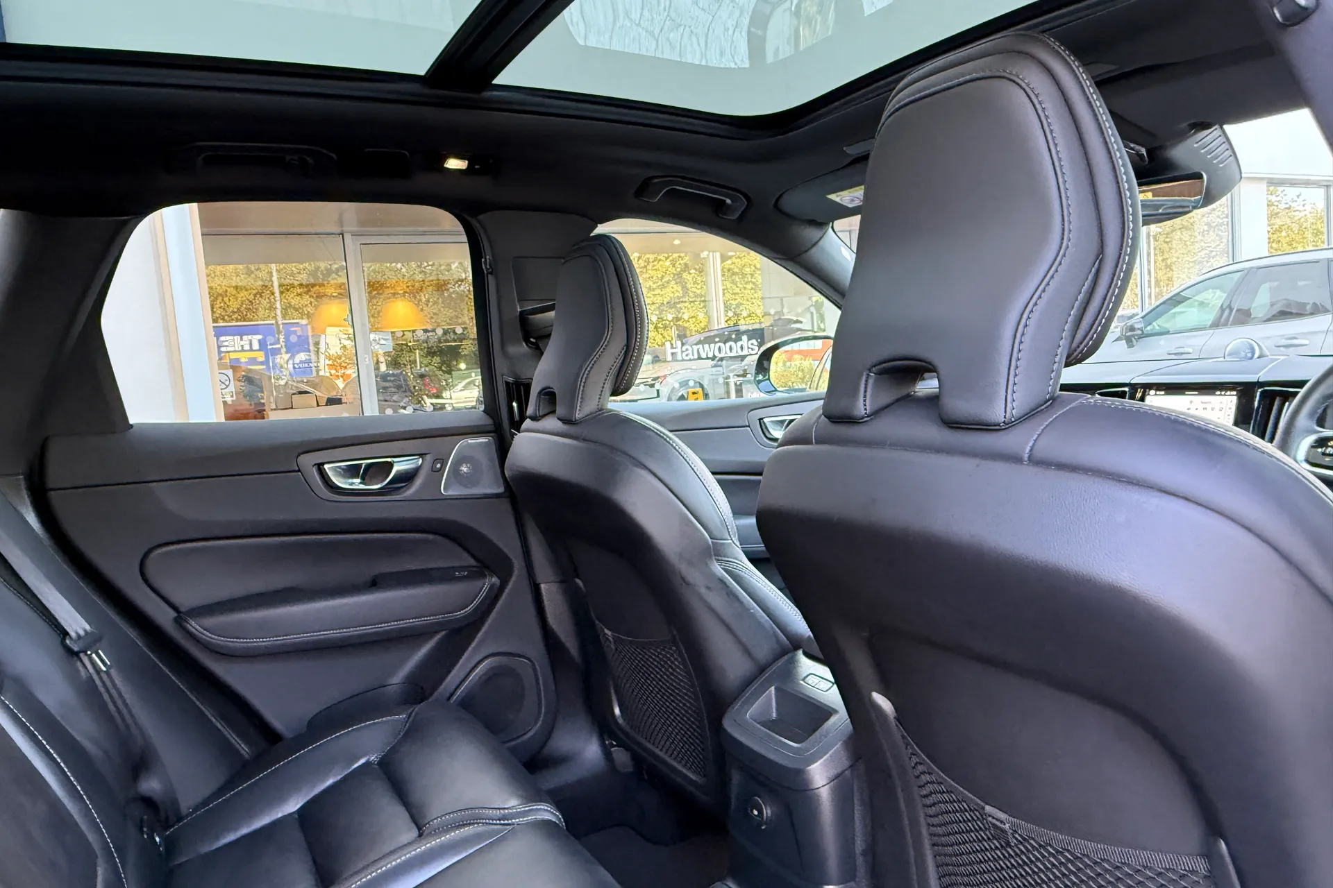 Volvo XC60 thumbnail image number 24
