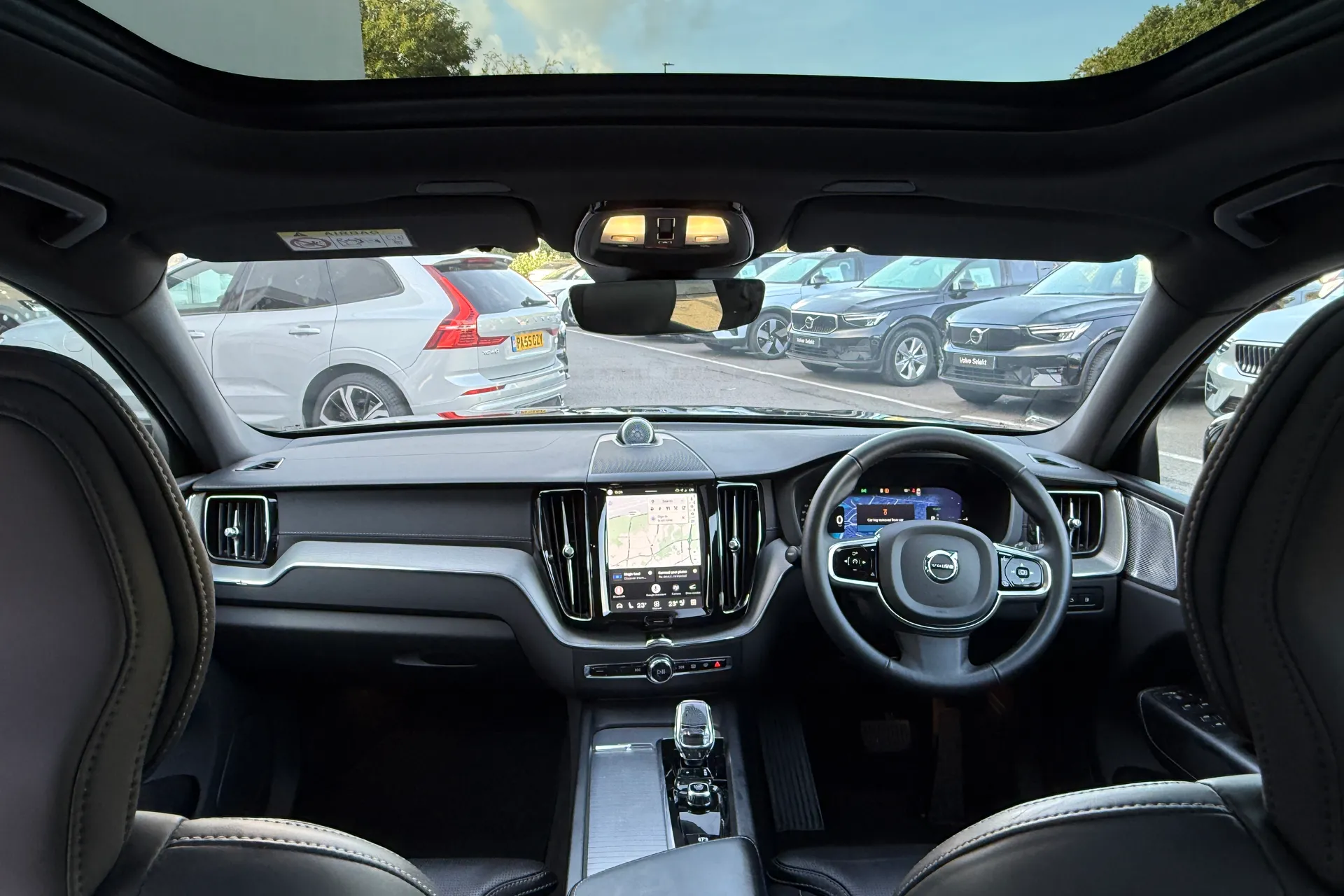 Volvo XC60 thumbnail image number 3