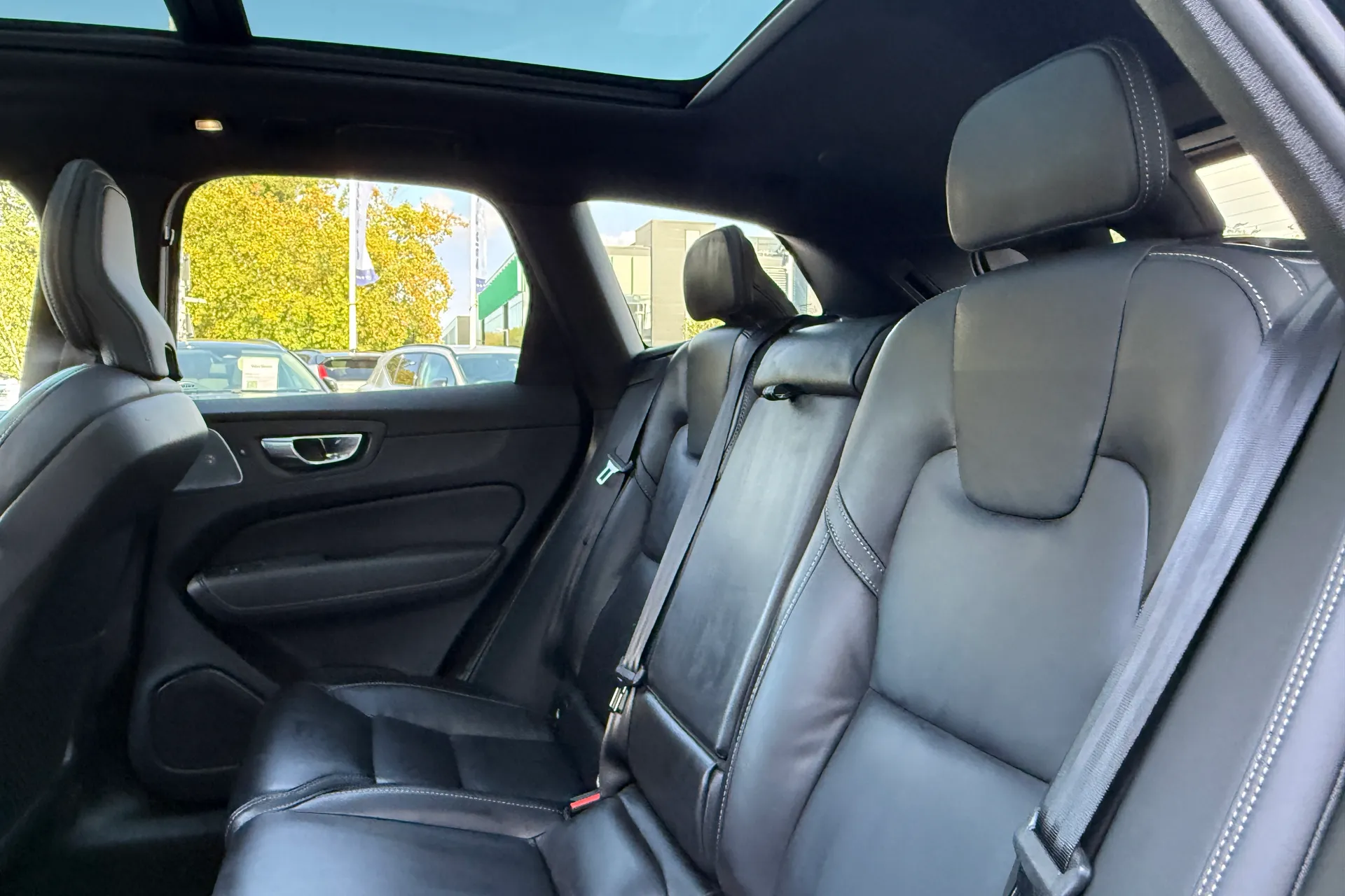 Volvo XC60 thumbnail image number 30