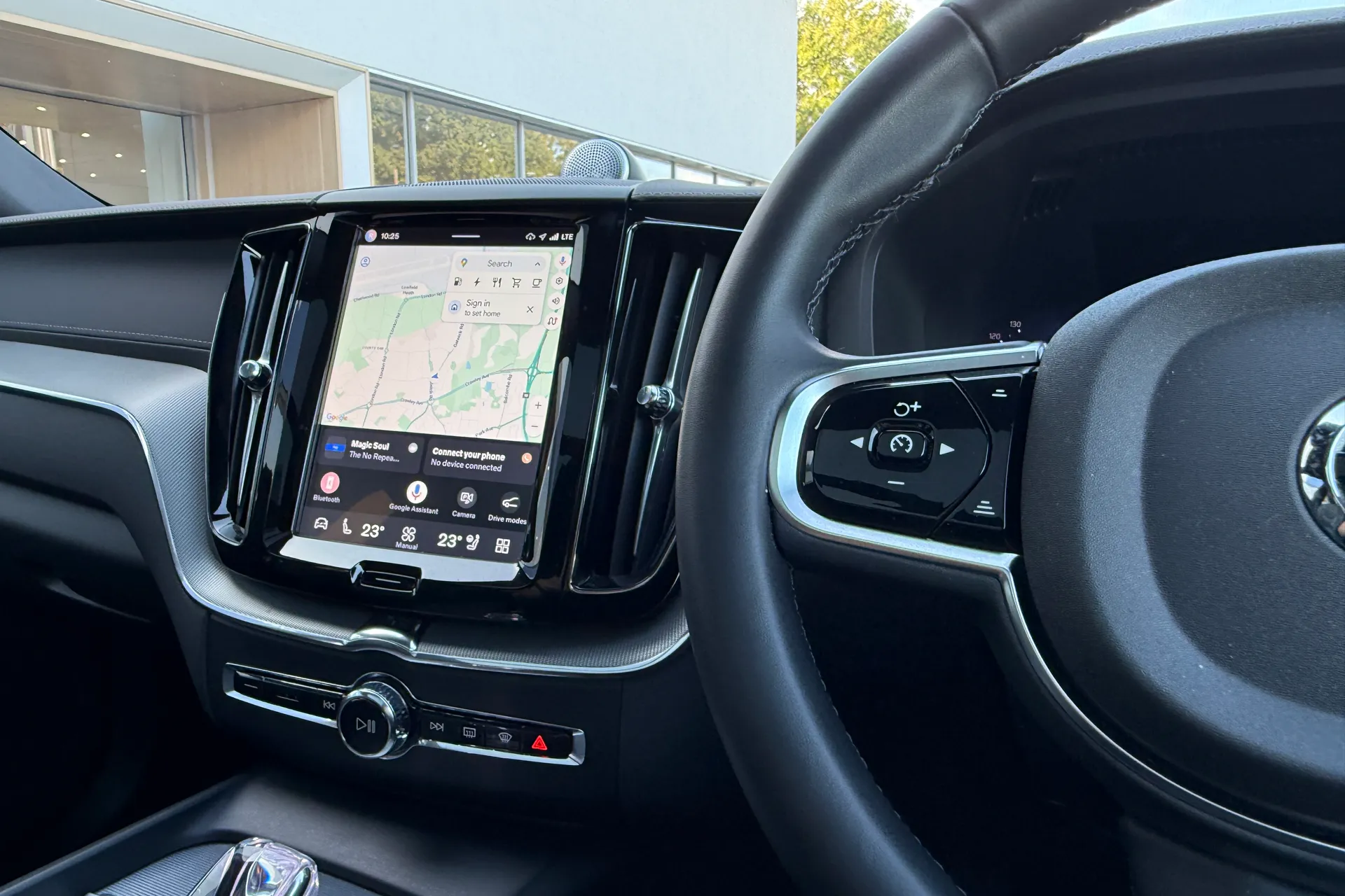 Volvo XC60 thumbnail image number 35