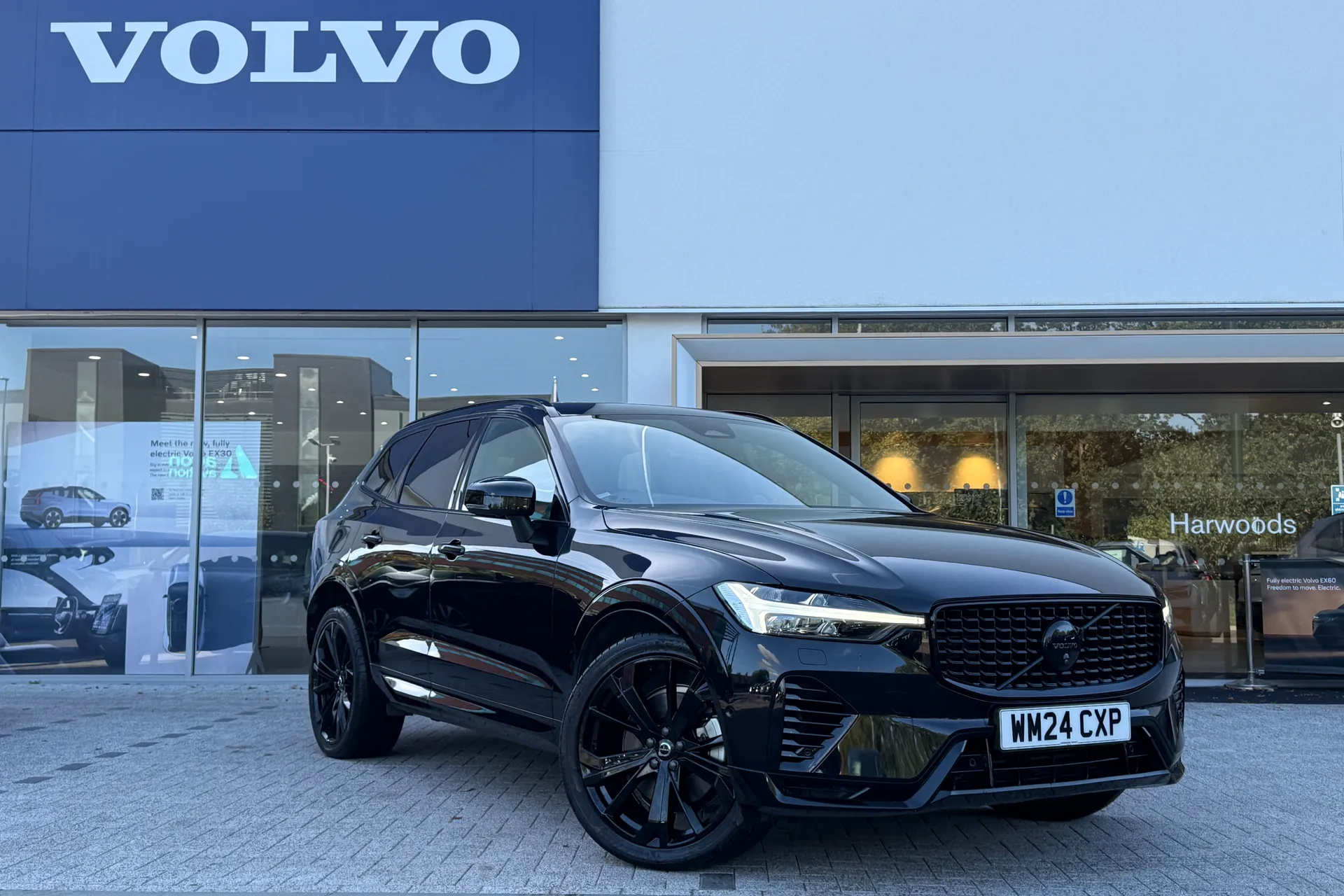 Volvo XC60 focused image