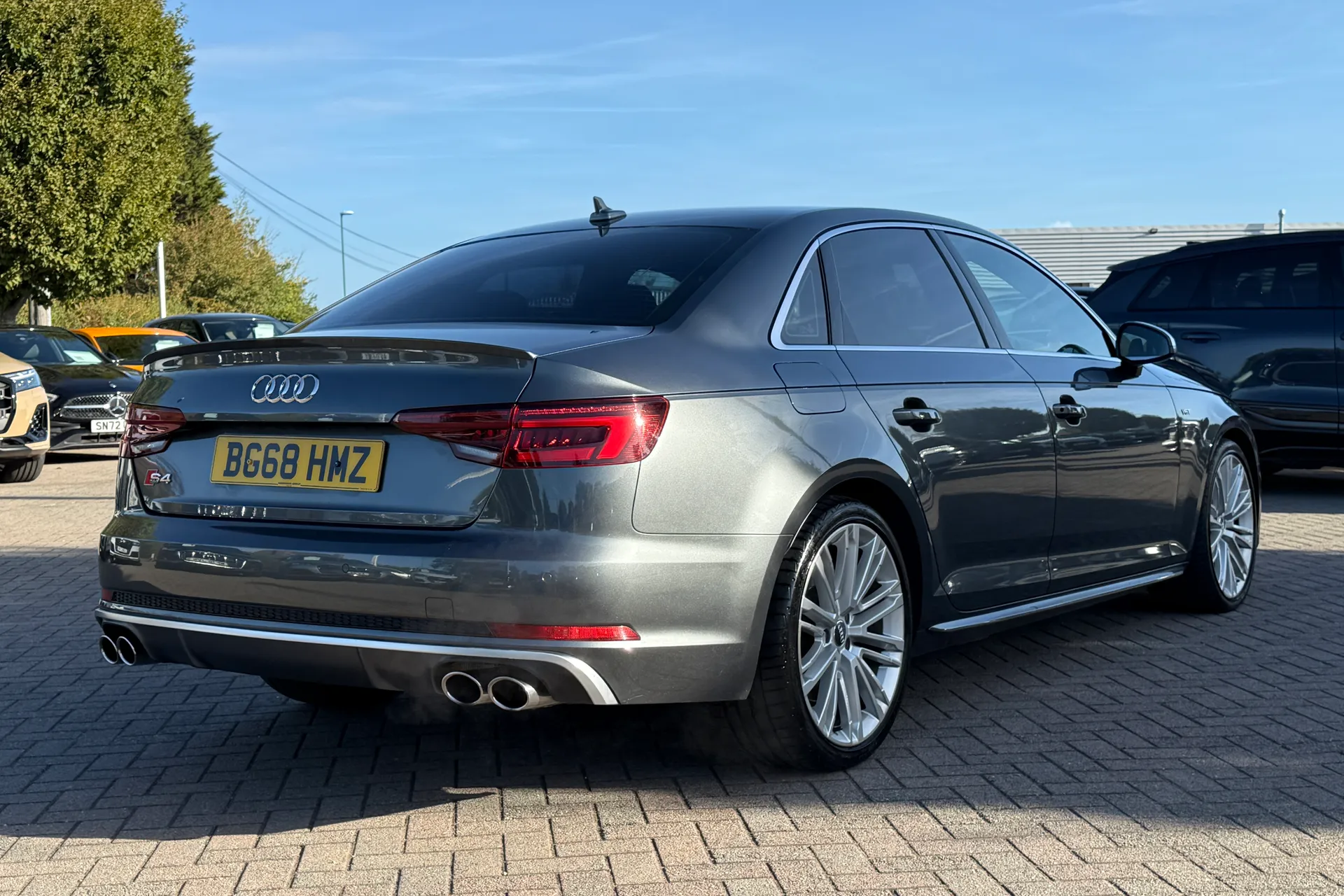 Audi A4 thumbnail image number 30