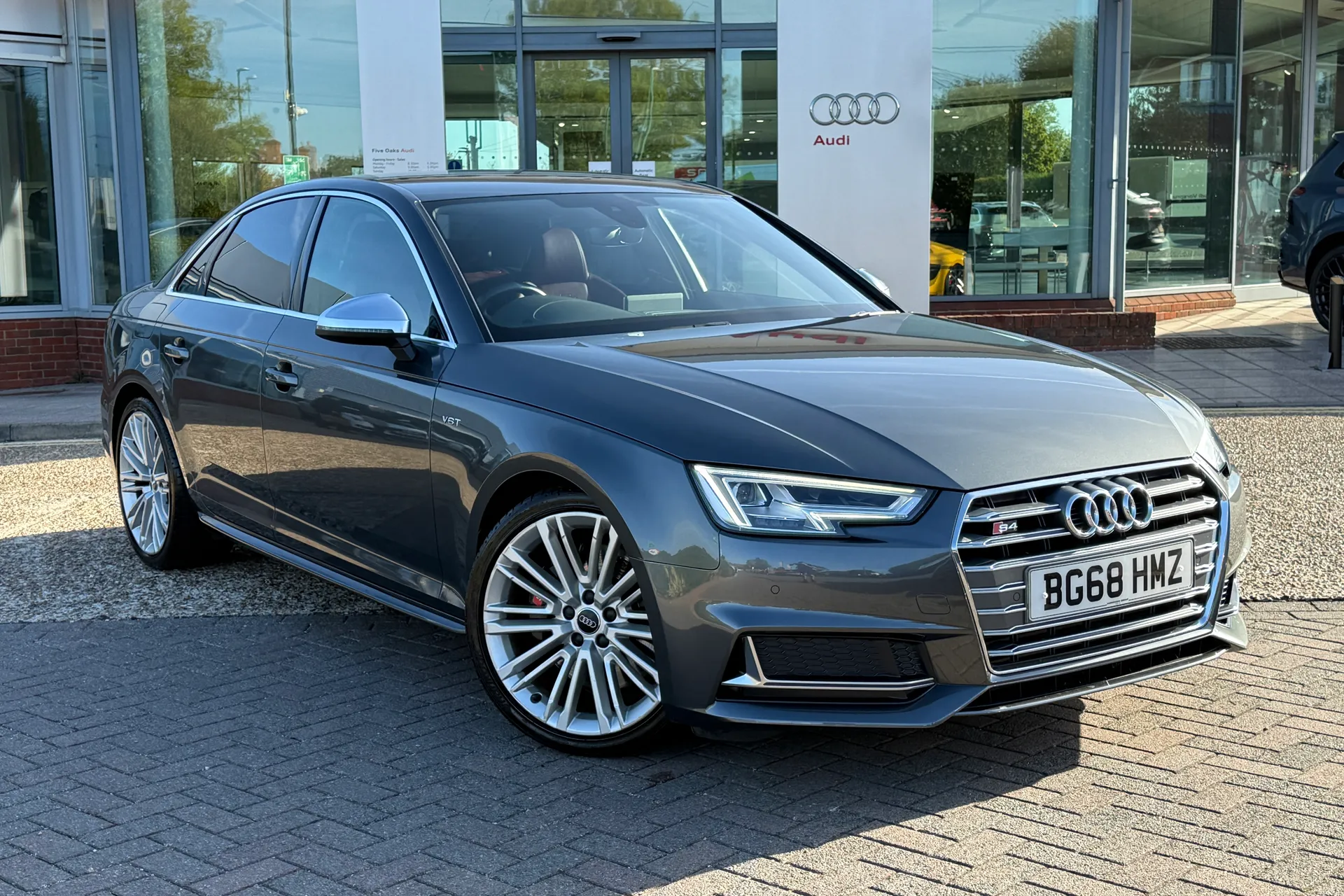 Audi A4 thumbnail image number 22
