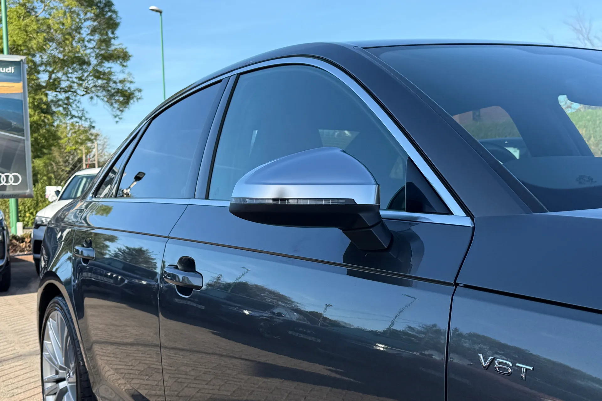 Audi A4 thumbnail image number 46