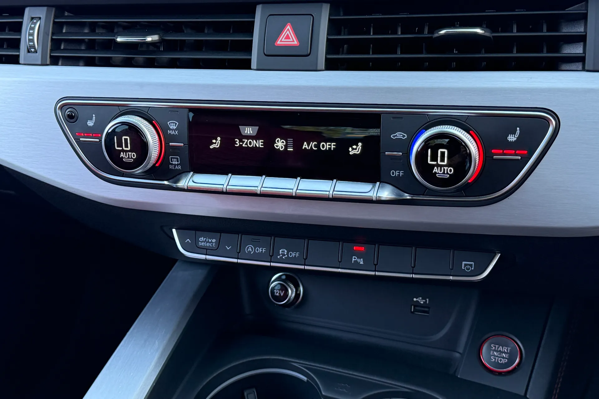 Audi A4 thumbnail image number 14