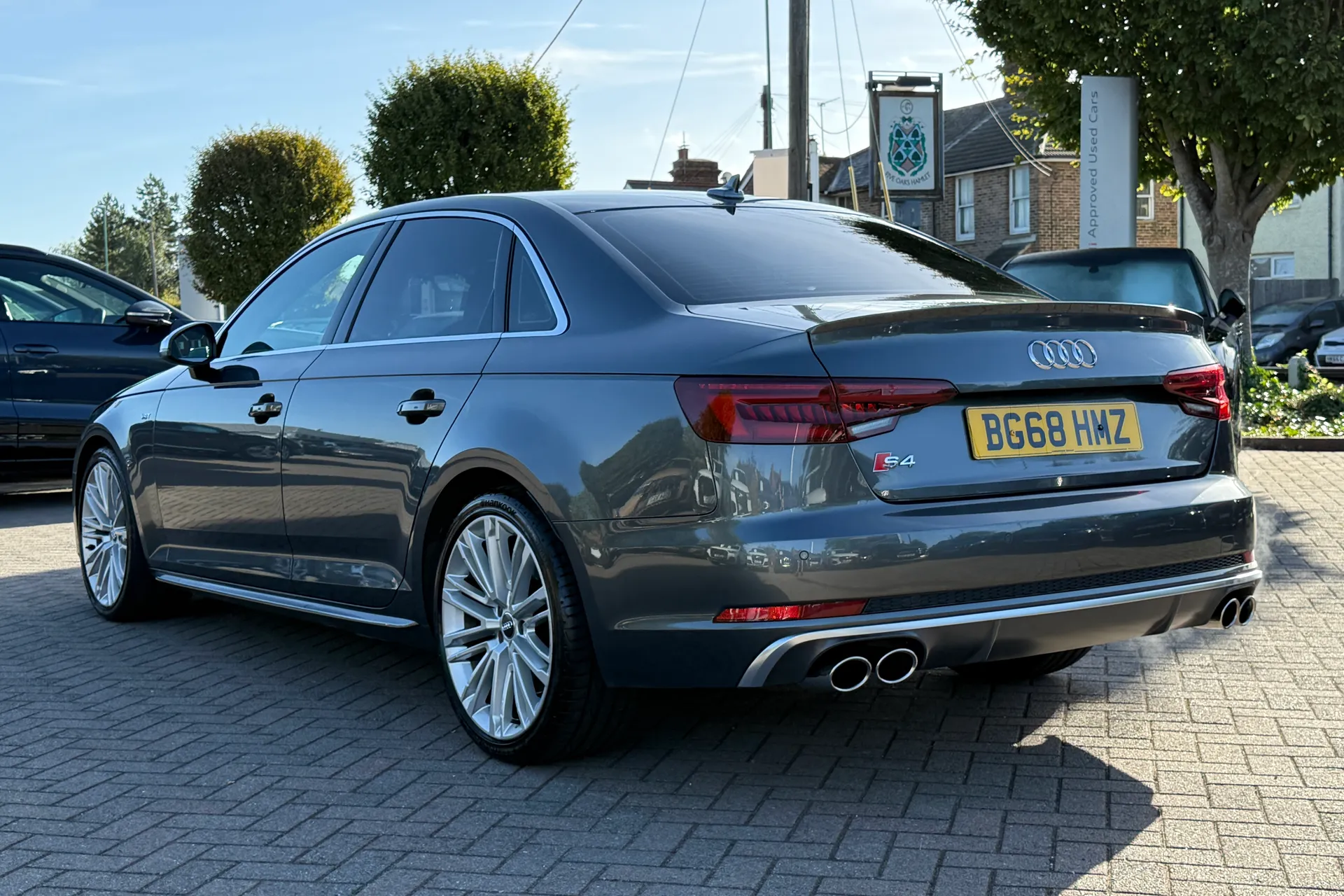 Audi A4 thumbnail image number 32