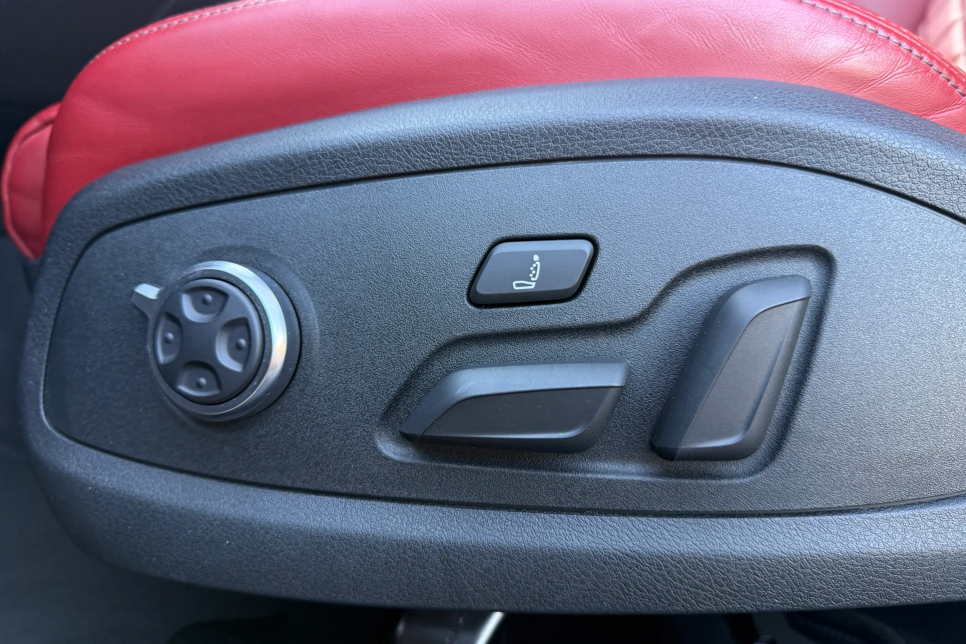 Audi A4 thumbnail image number 15